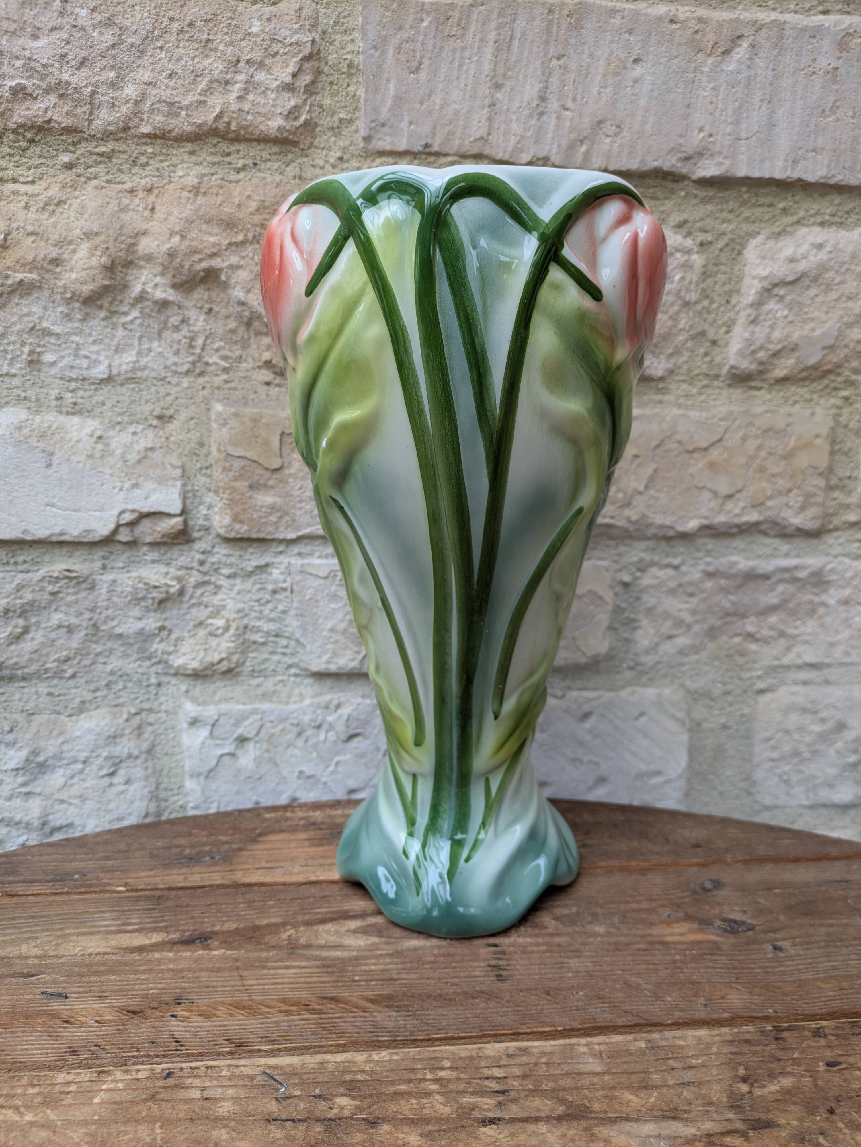 Antique large slipware vase decorated with anemones, Saint Clément, H30cm.