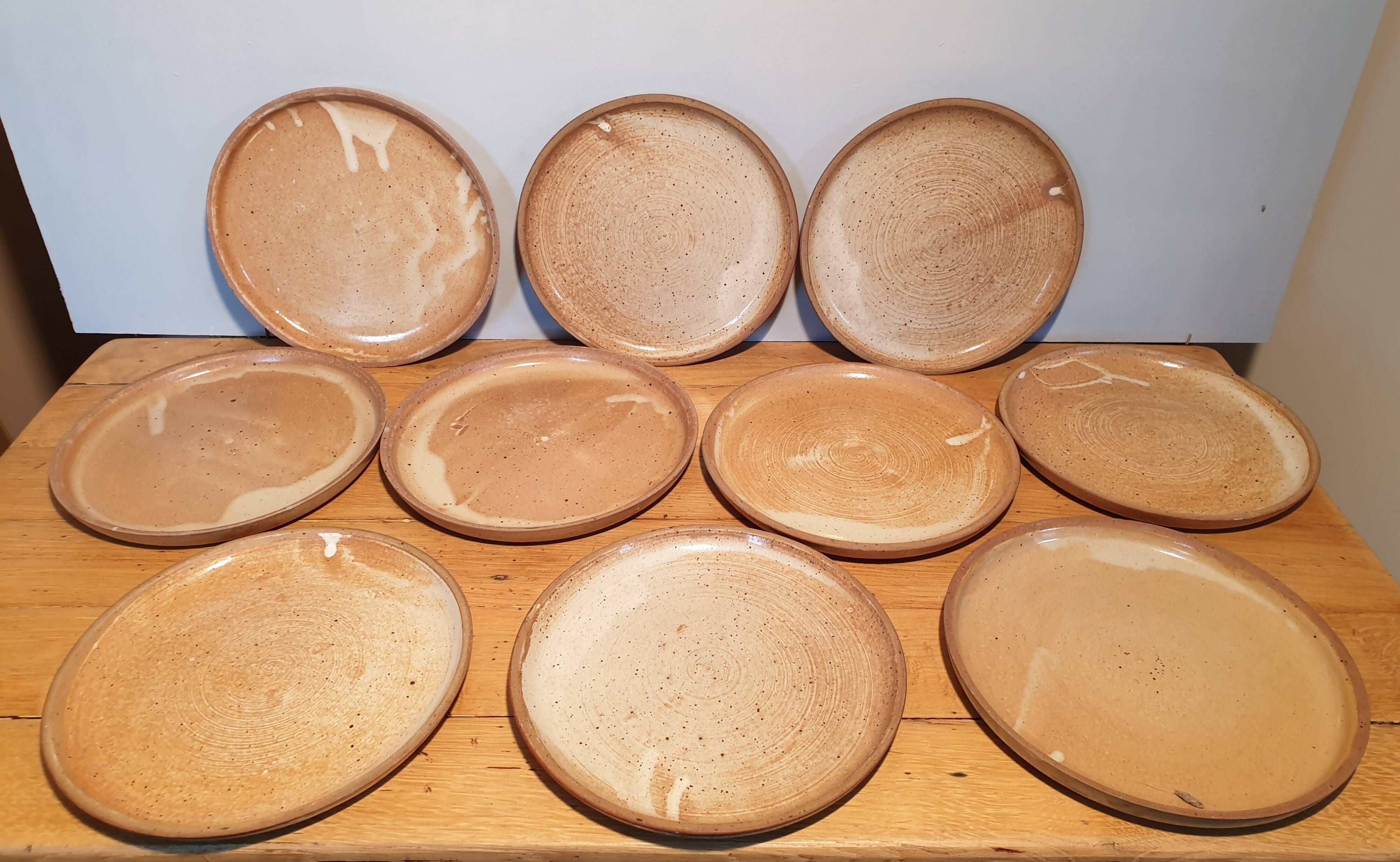Set of 10 flat plates potter's sandstone