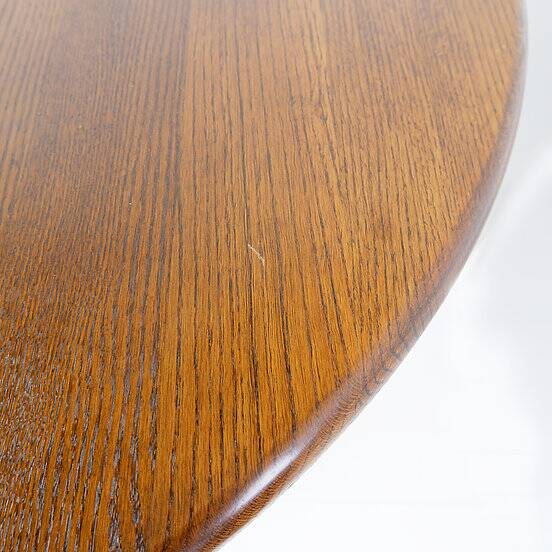 Table de salle à manger ronde à rallonge en chêne massif Brutalist 1950s Mid-20th Century