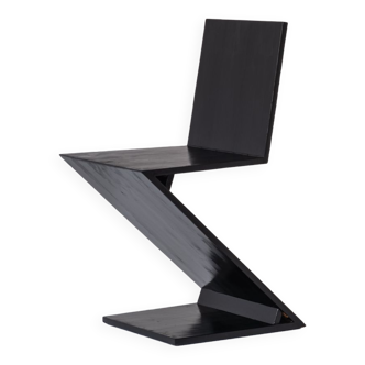 ‘Zig Zag’ side chair, produced by a local cabinetmaker in the Netherlands around the 1980s.