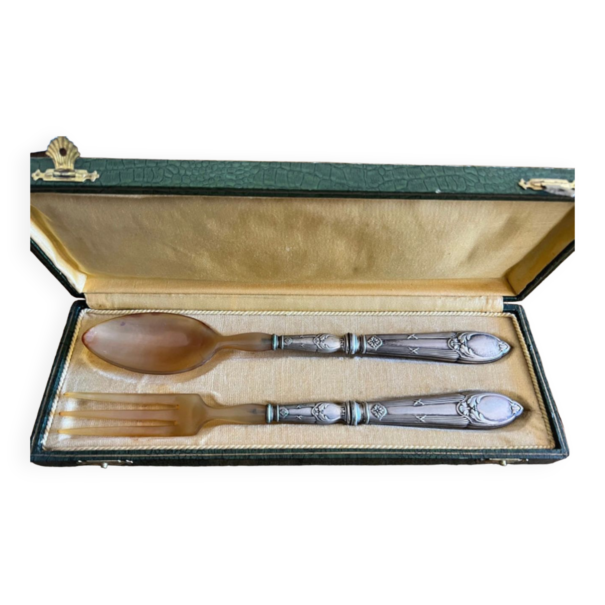Ensemble de couverts de service anciens, dans leur boîte d’origine