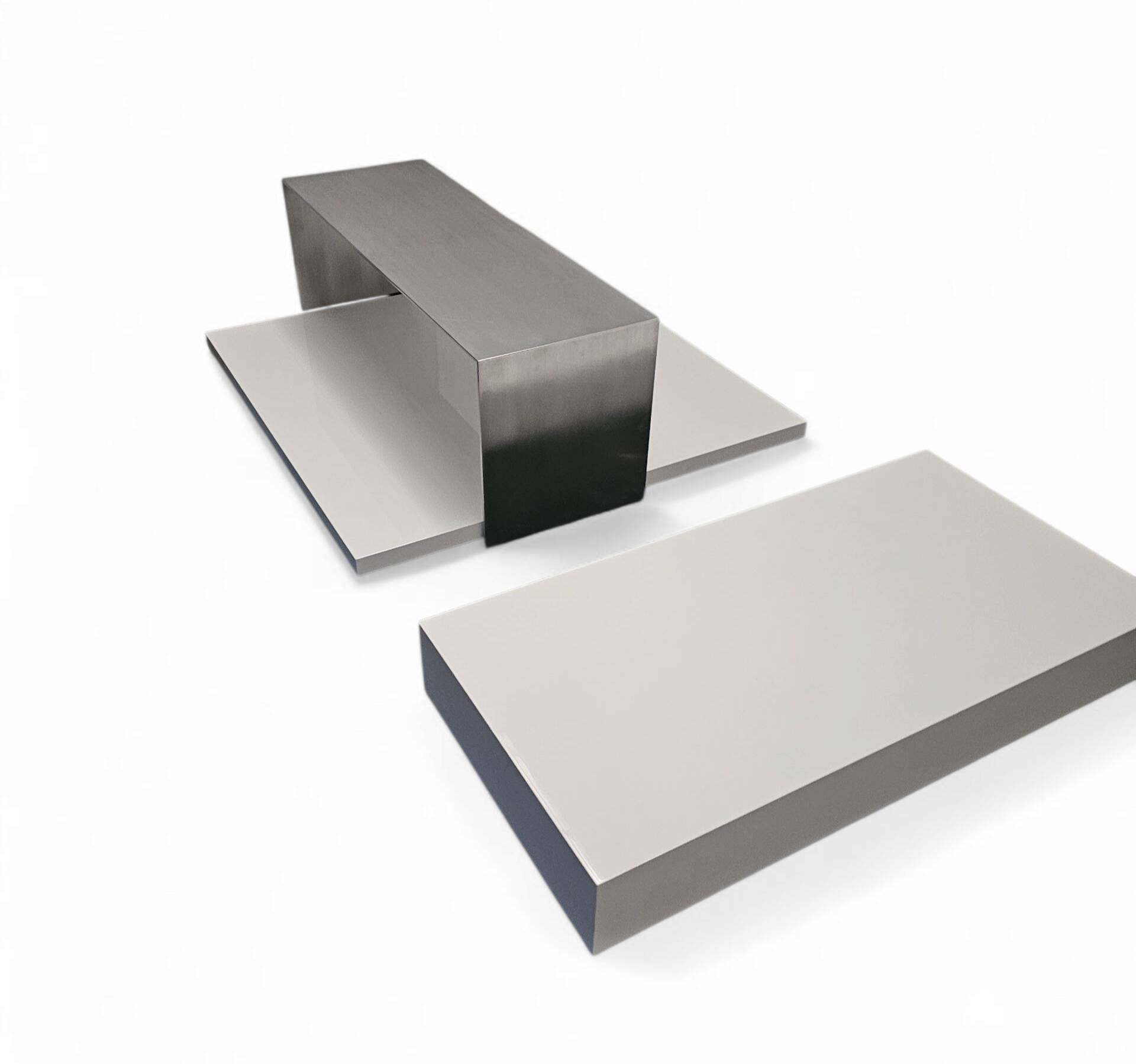 Minimalism / Coffee table / Model 261 Note / Piero Lissoni / Cassina / 2001