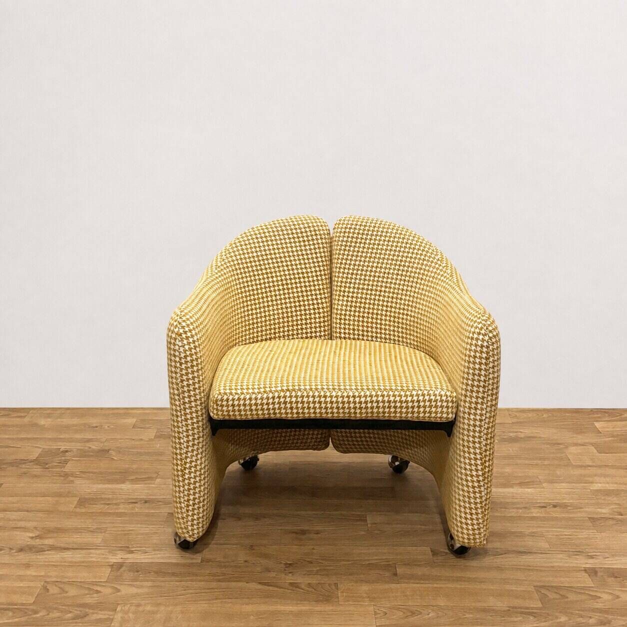 Eugenio Gerli armchair for Tecno reupholstered in houndstooth, 1970s.