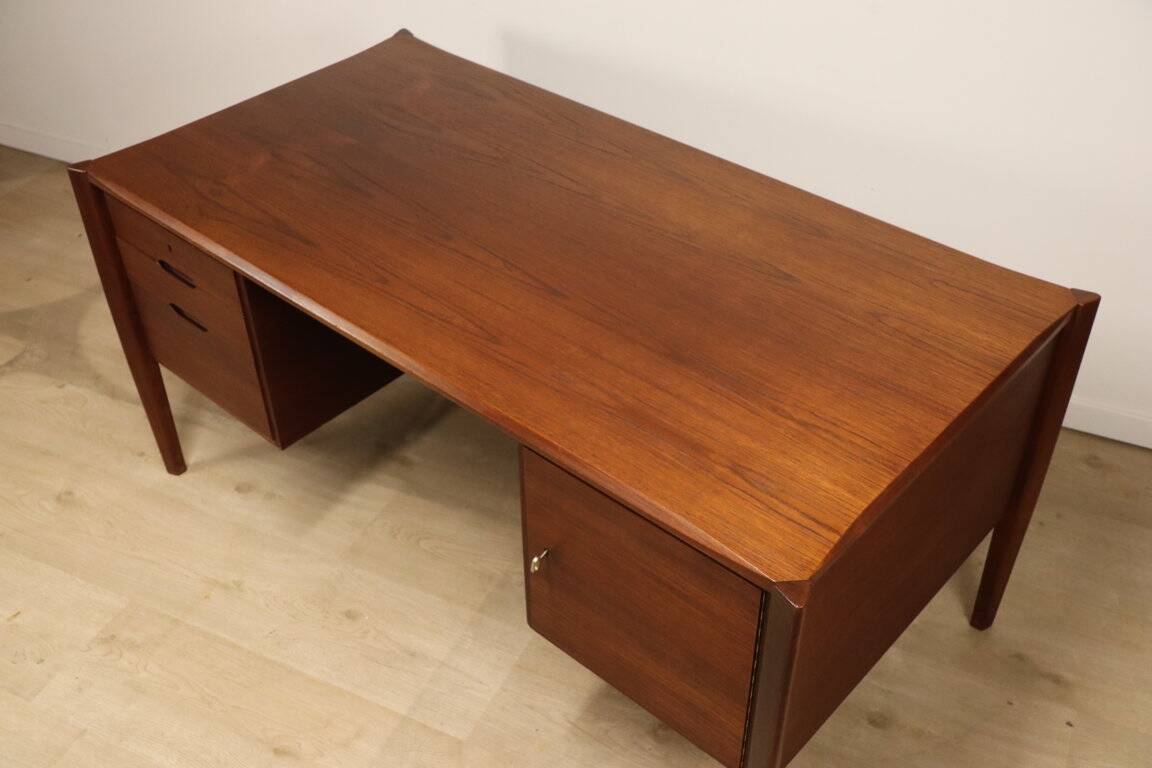 Vintage desk by Wilhelm Renz in double-sided teak, 1960s