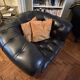 Canapé Chesterfield cuir noir + paire de fauteuils