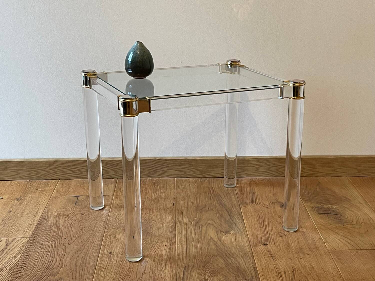 Bedside table, end table in plexiglass and glass, 1970