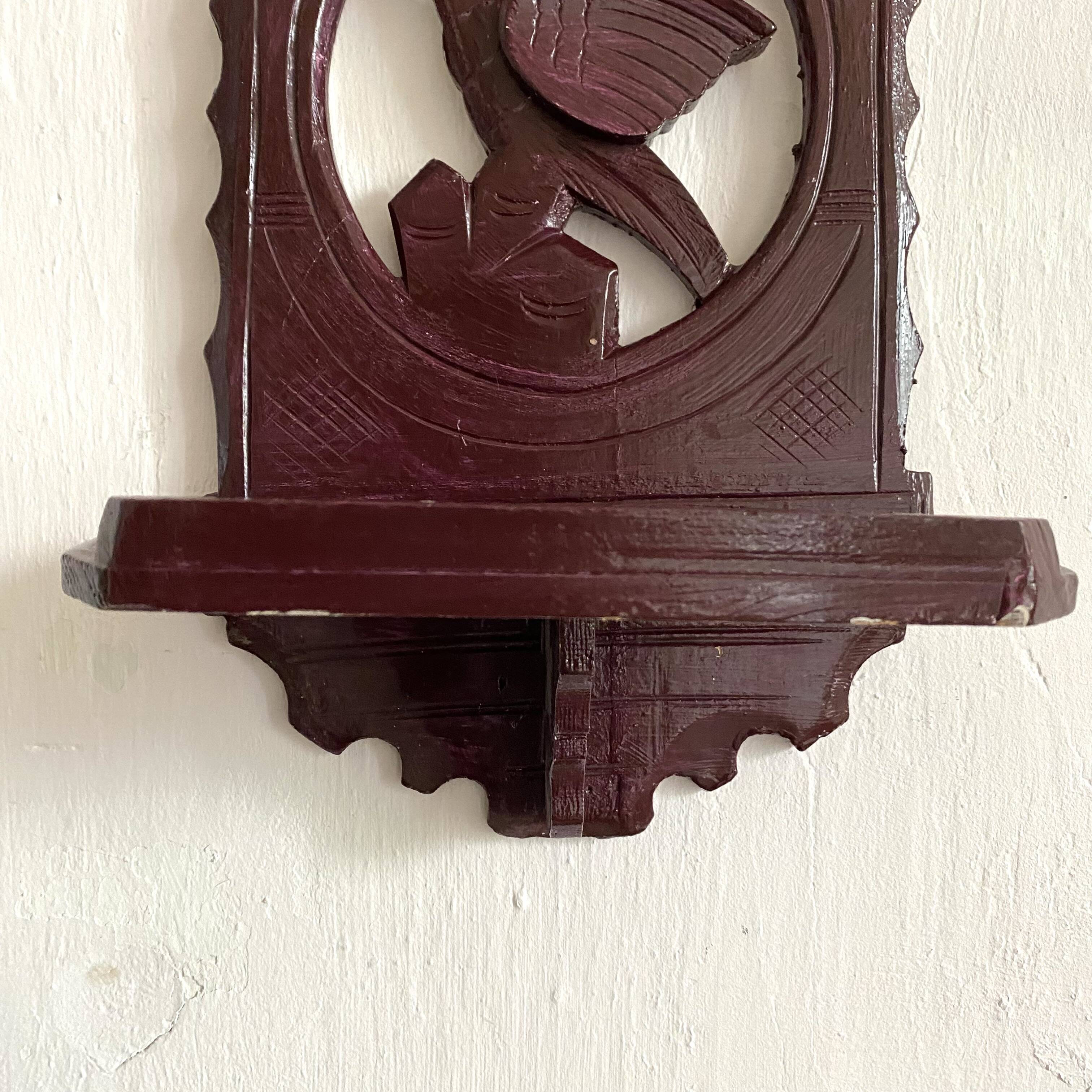 Etagère murale en bois sculpté oiseau XIXe