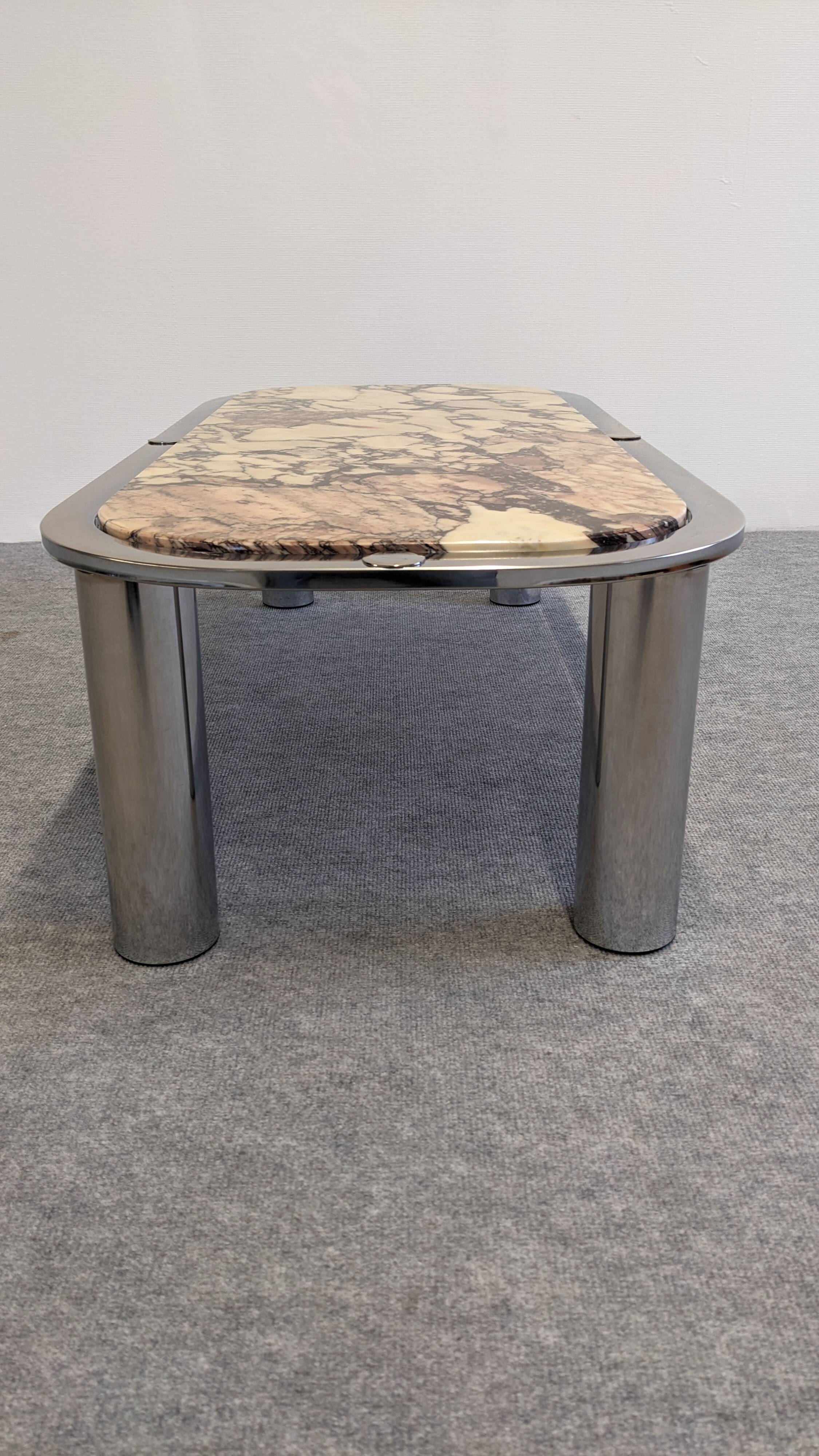 Italian marble coffee table from the 60s/70s