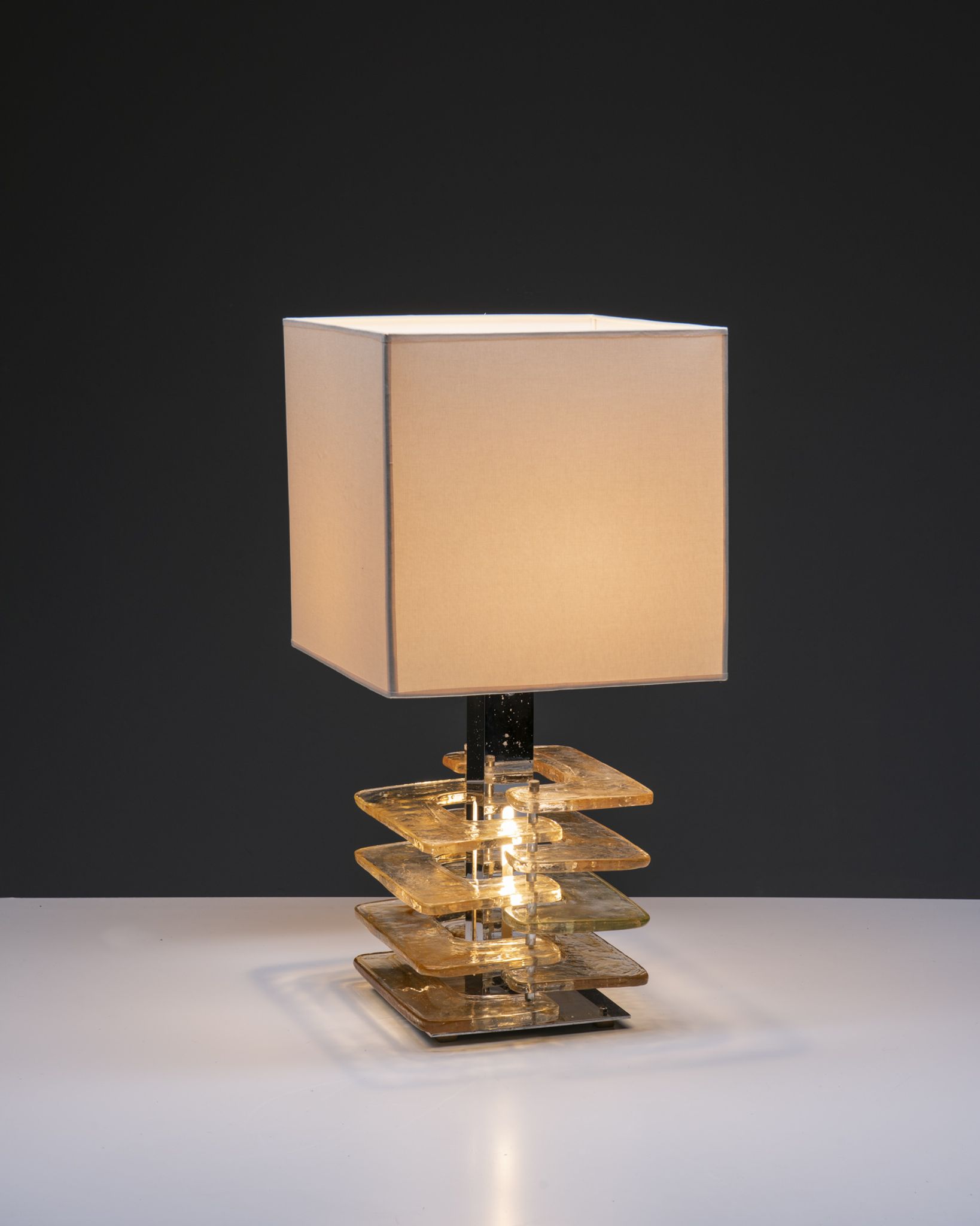 Lampe de table avec base en verre de Murano années 1960