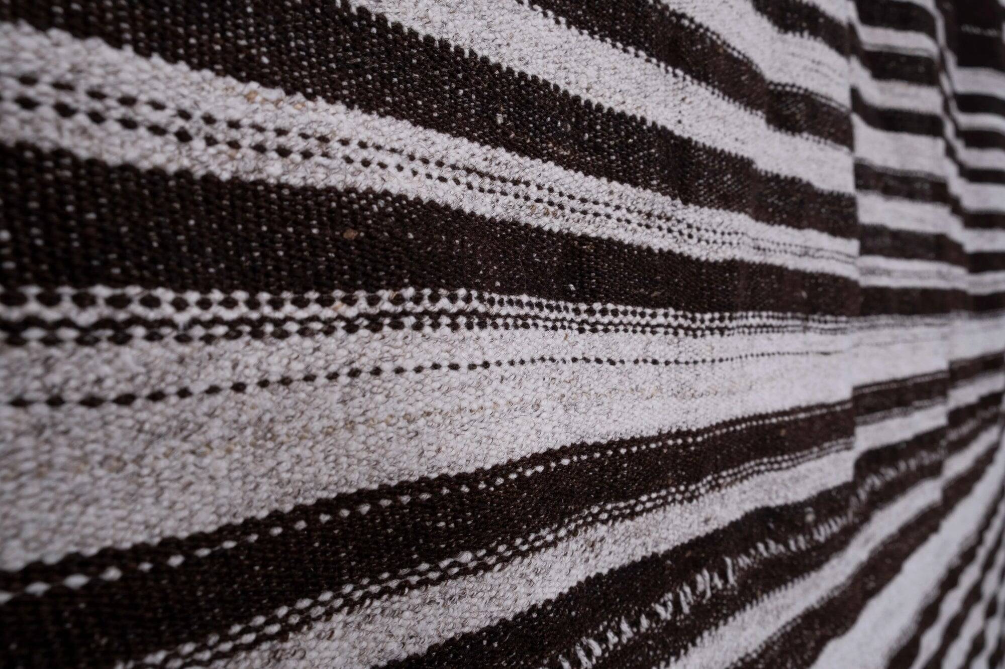 Vintage Turkish kilim, handwoven, 193x228 cm.