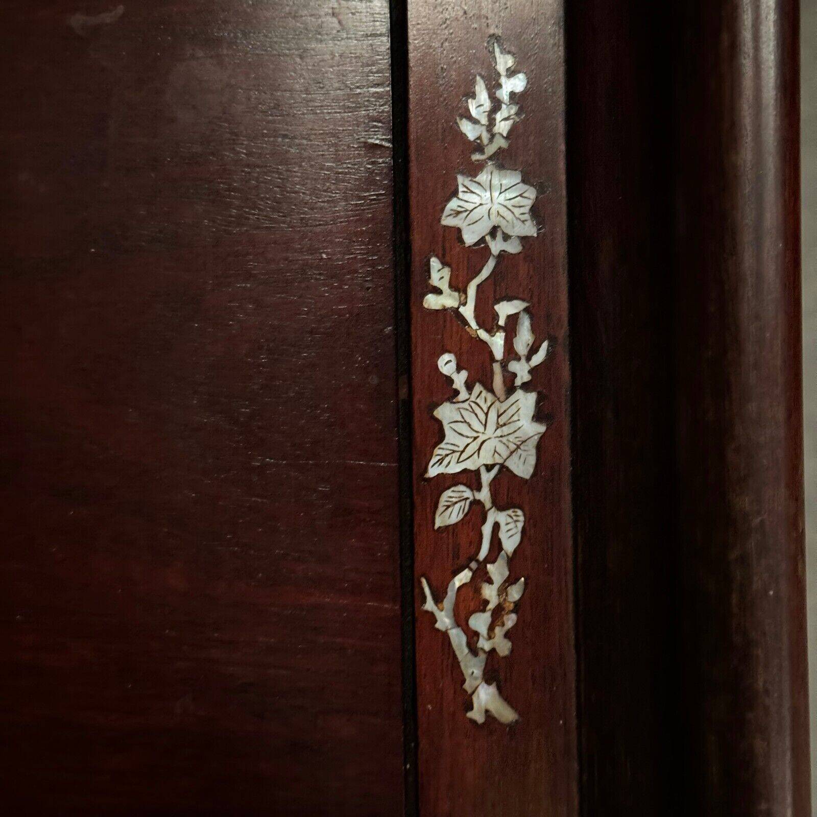 Console en bois de fer Chine ou Indochine début XXe incrustations nacre