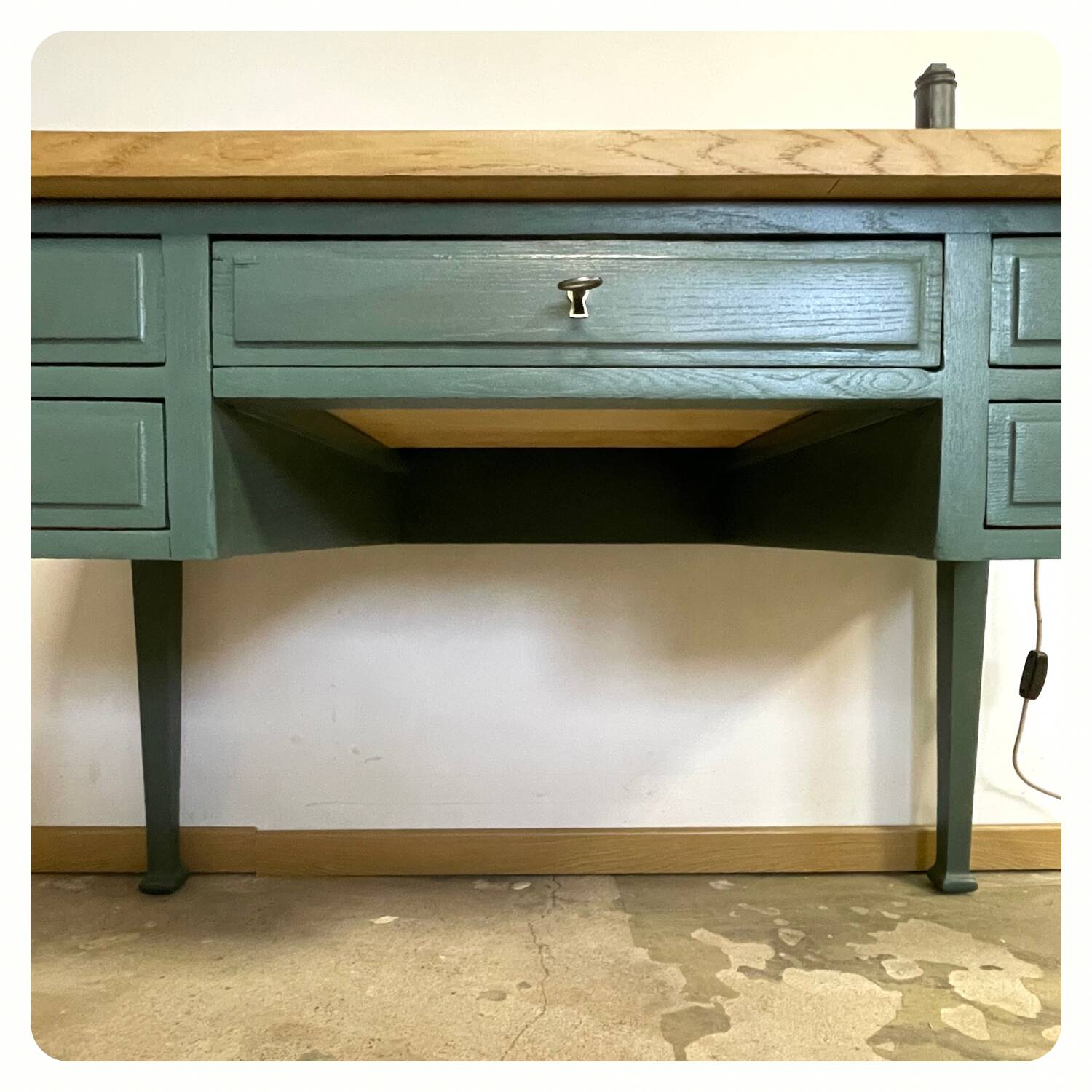 Vintage desk with 5 drawers