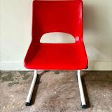 Chaise enfant en métal blanc et plastique rouge