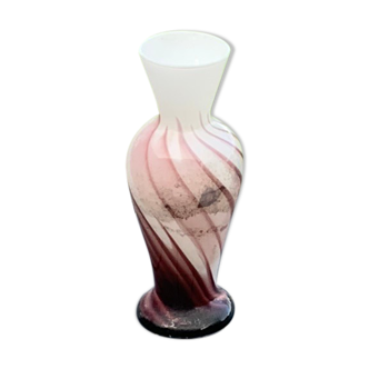 Vase en verre soufflé opaline blanc et violet vintage
