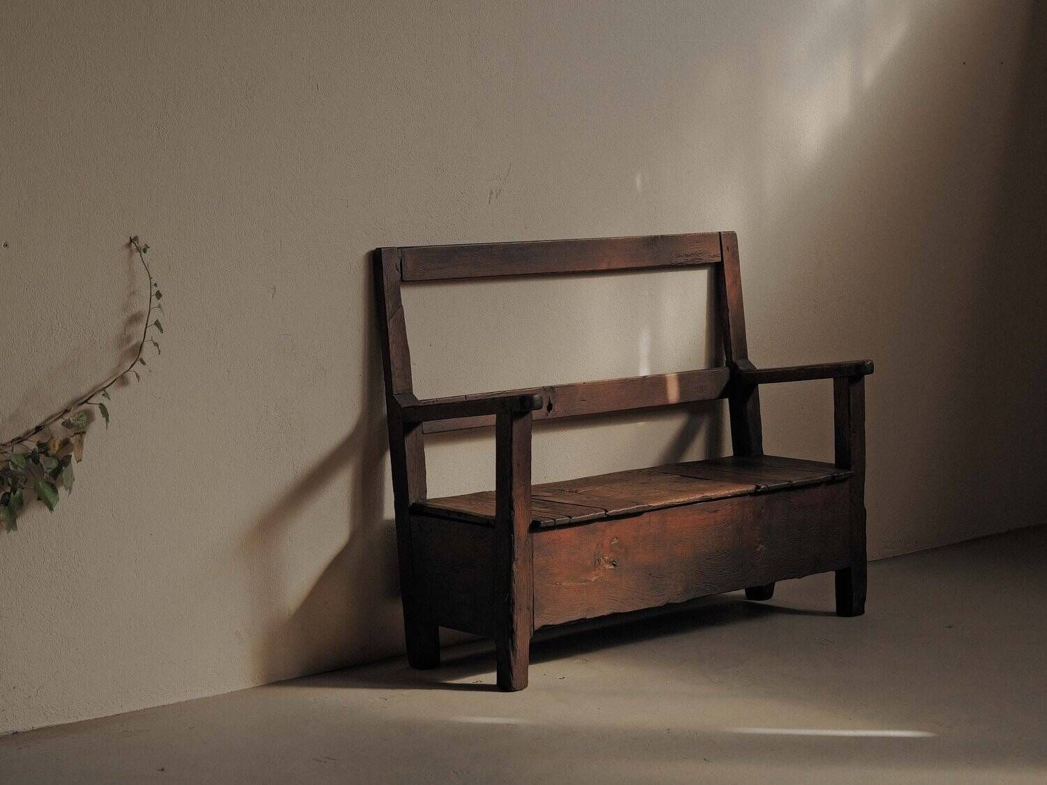 Wooden chest bench from Auvergne, 19th century