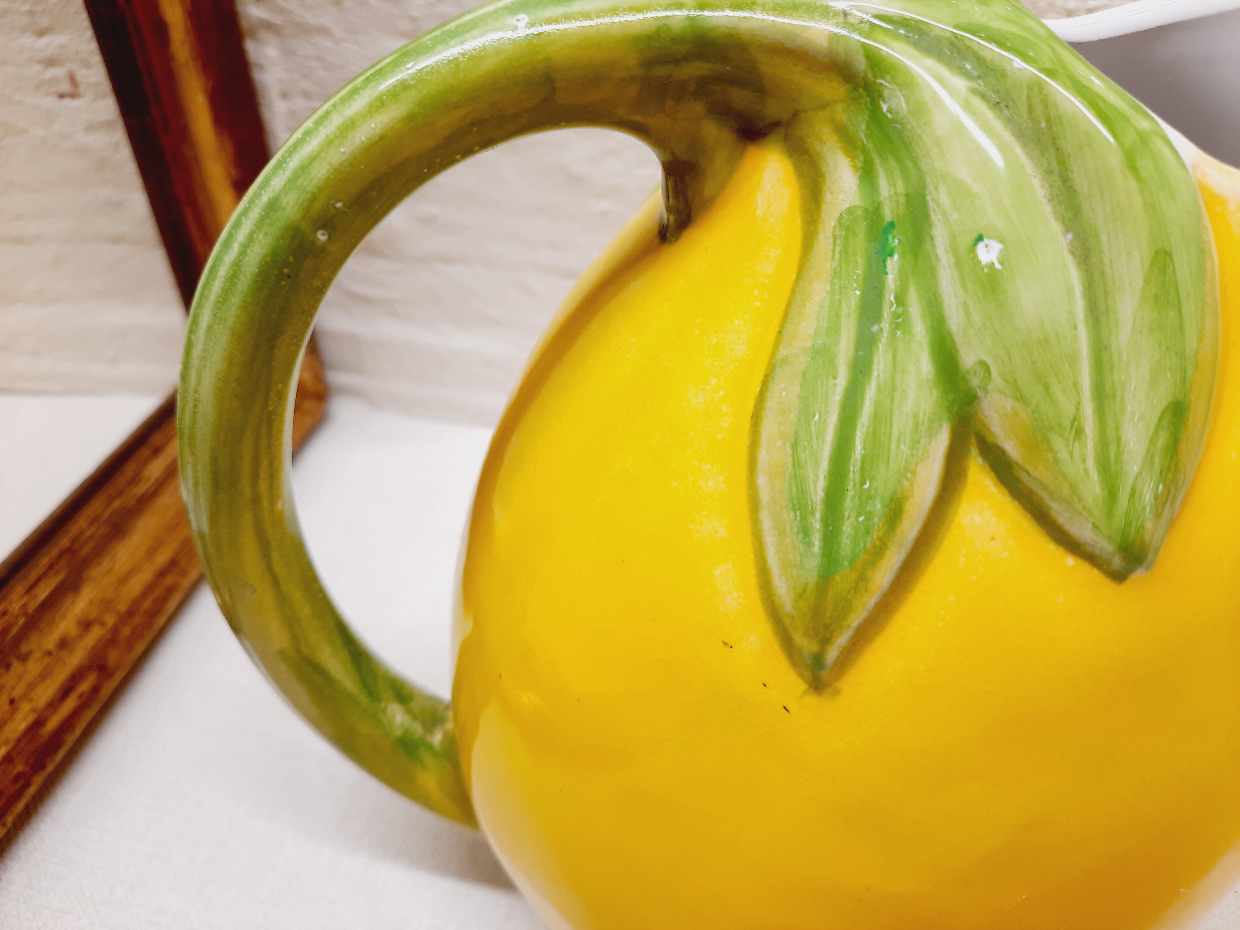 Lemon pitcher