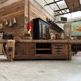 Huge workbench at the beginning of the 20th century transformed into a TV unit