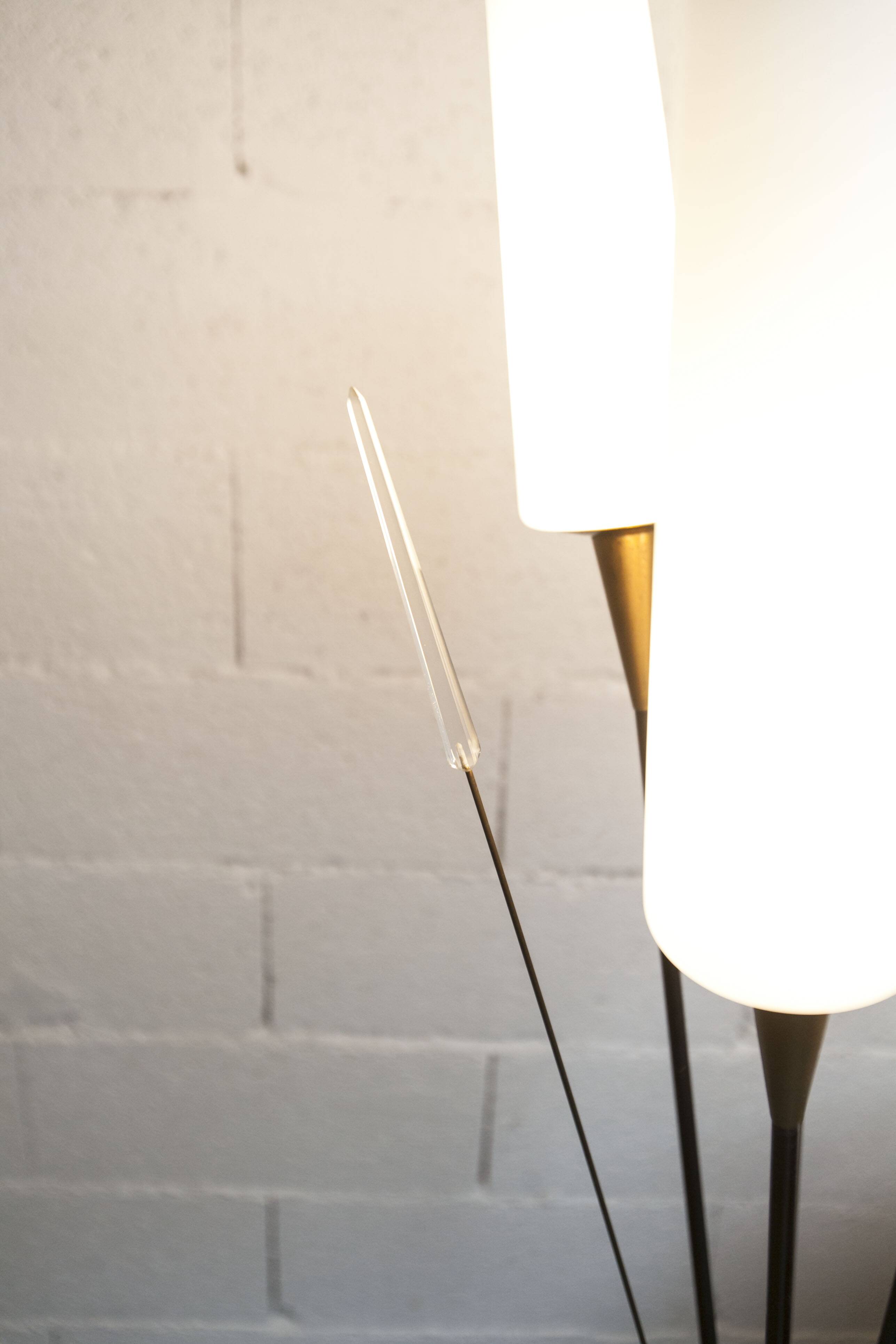 Floor lamp by René Mathieu for Maison Lunel 1950, brass and opaline.