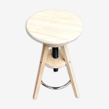 Tabouret haut à vis avec un repose pied en métal