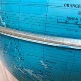 Globe terrestre lumineux vintage