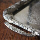 Rectangular metal serving tray with two handles Raisins