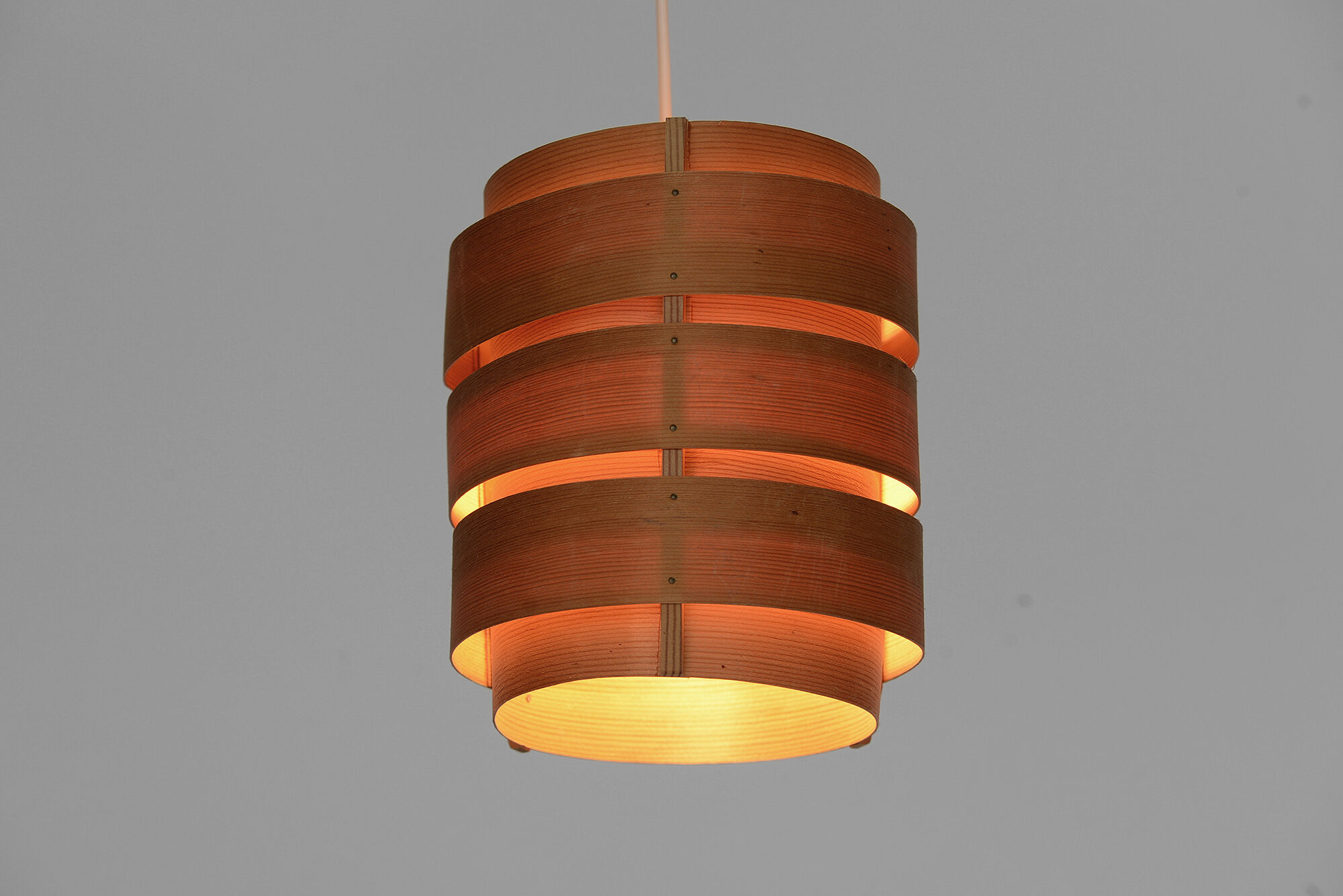 Pine veneer pendant light T499/1 "Rolf" by Hans-Agne Jakobsson for Ellysett AB. Sweden 1960s