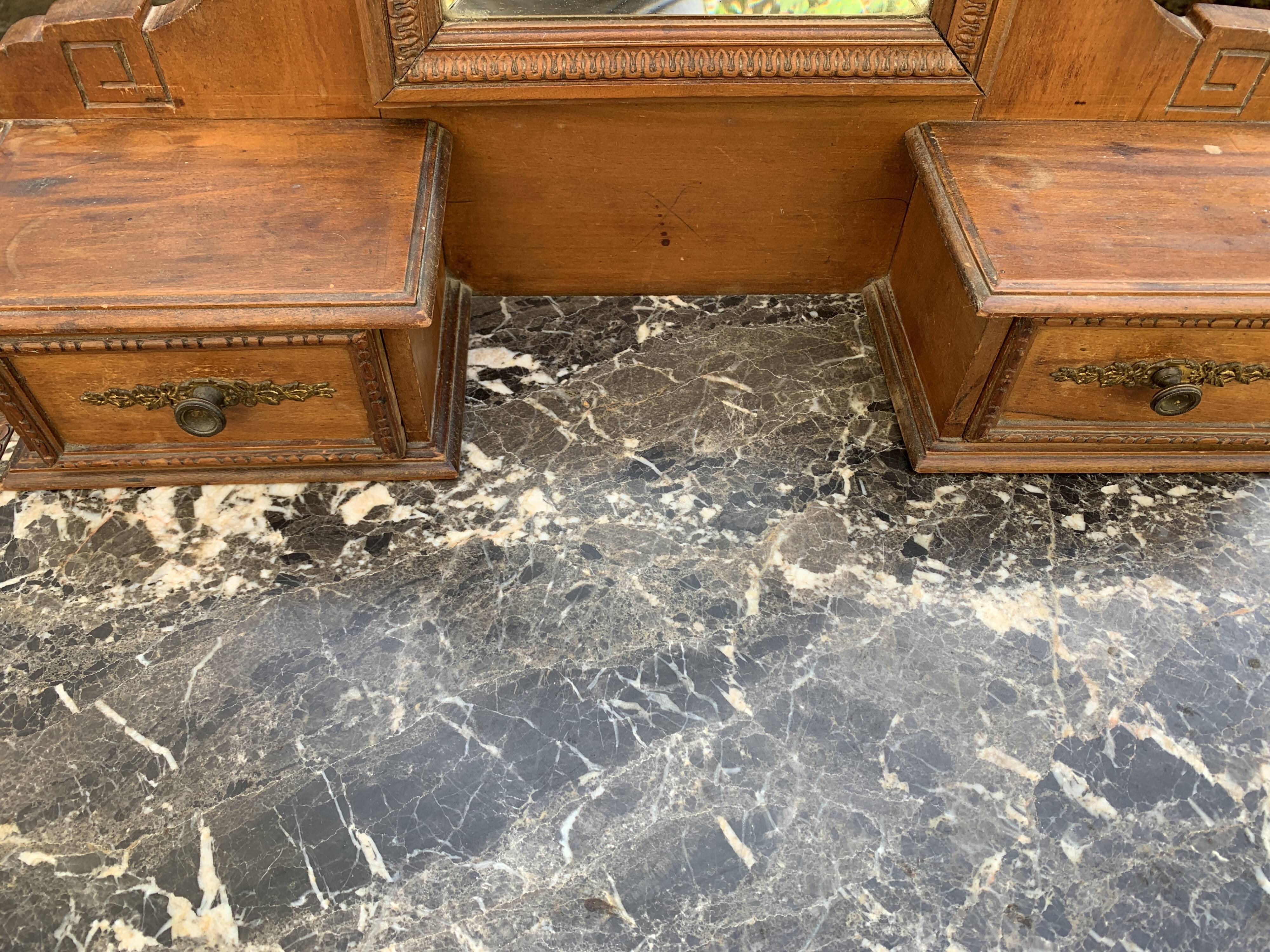 Dressing table