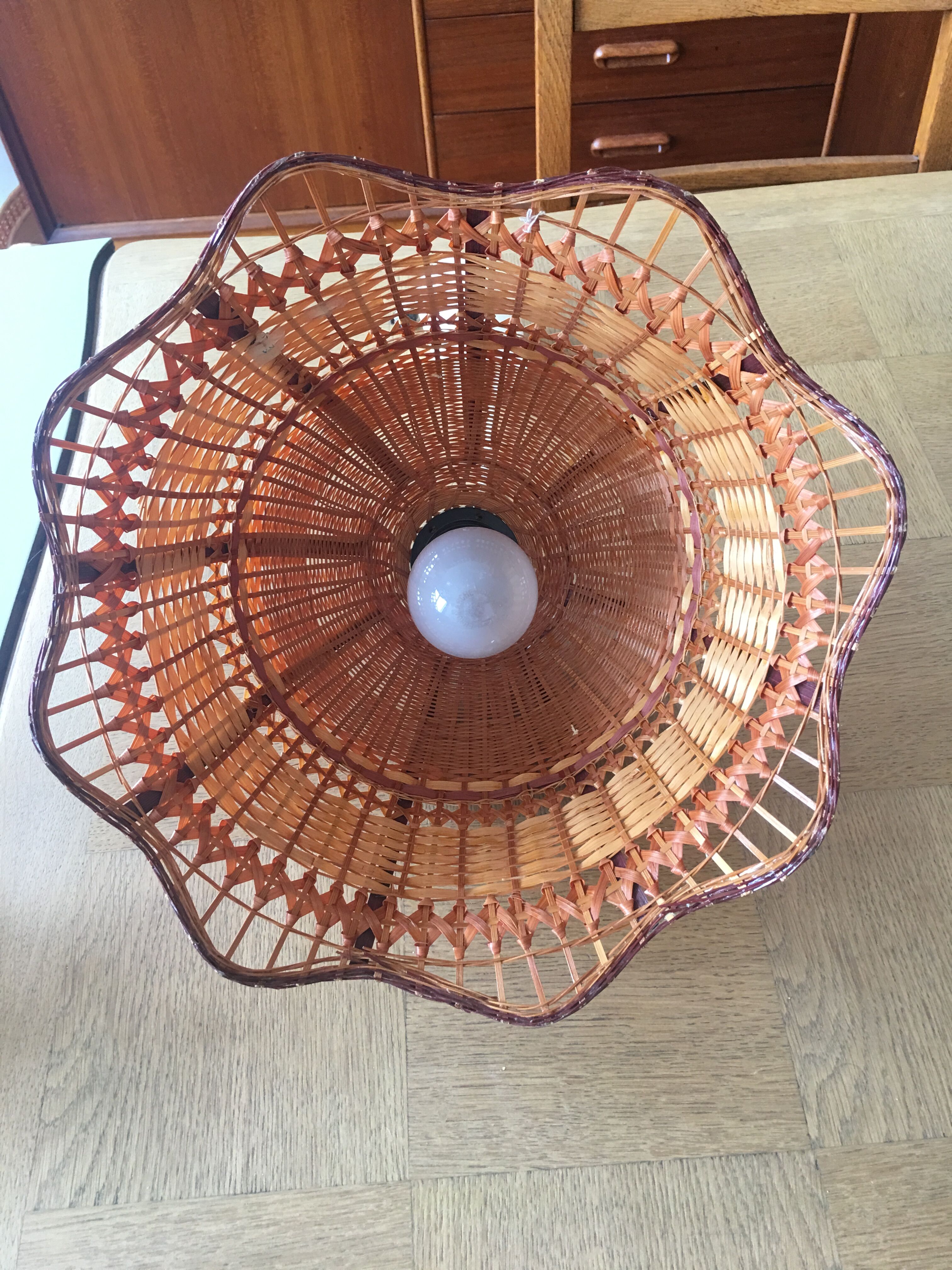 Vintage wicker suspension