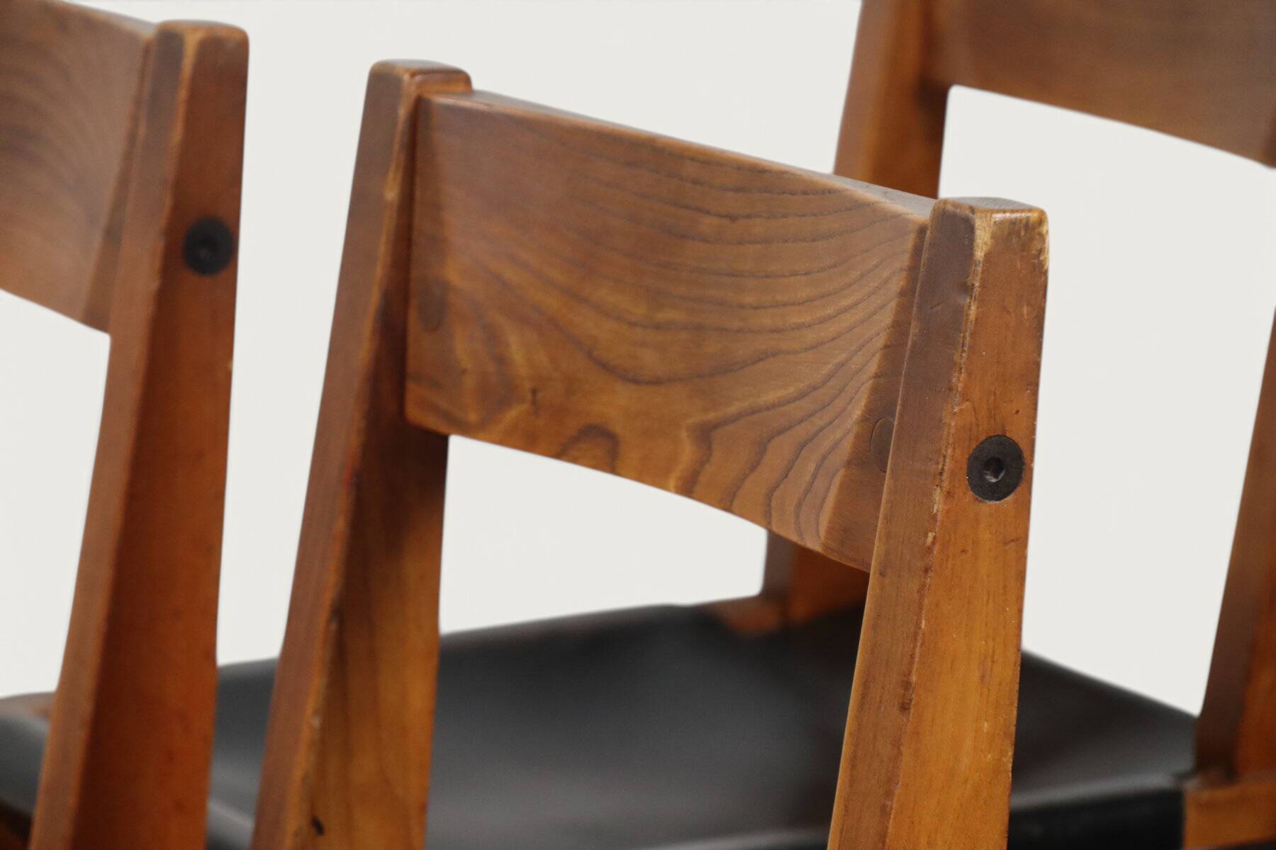 Set of 4 S24 chairs by Pierre Chapo – Solid elm and black leather – 1970