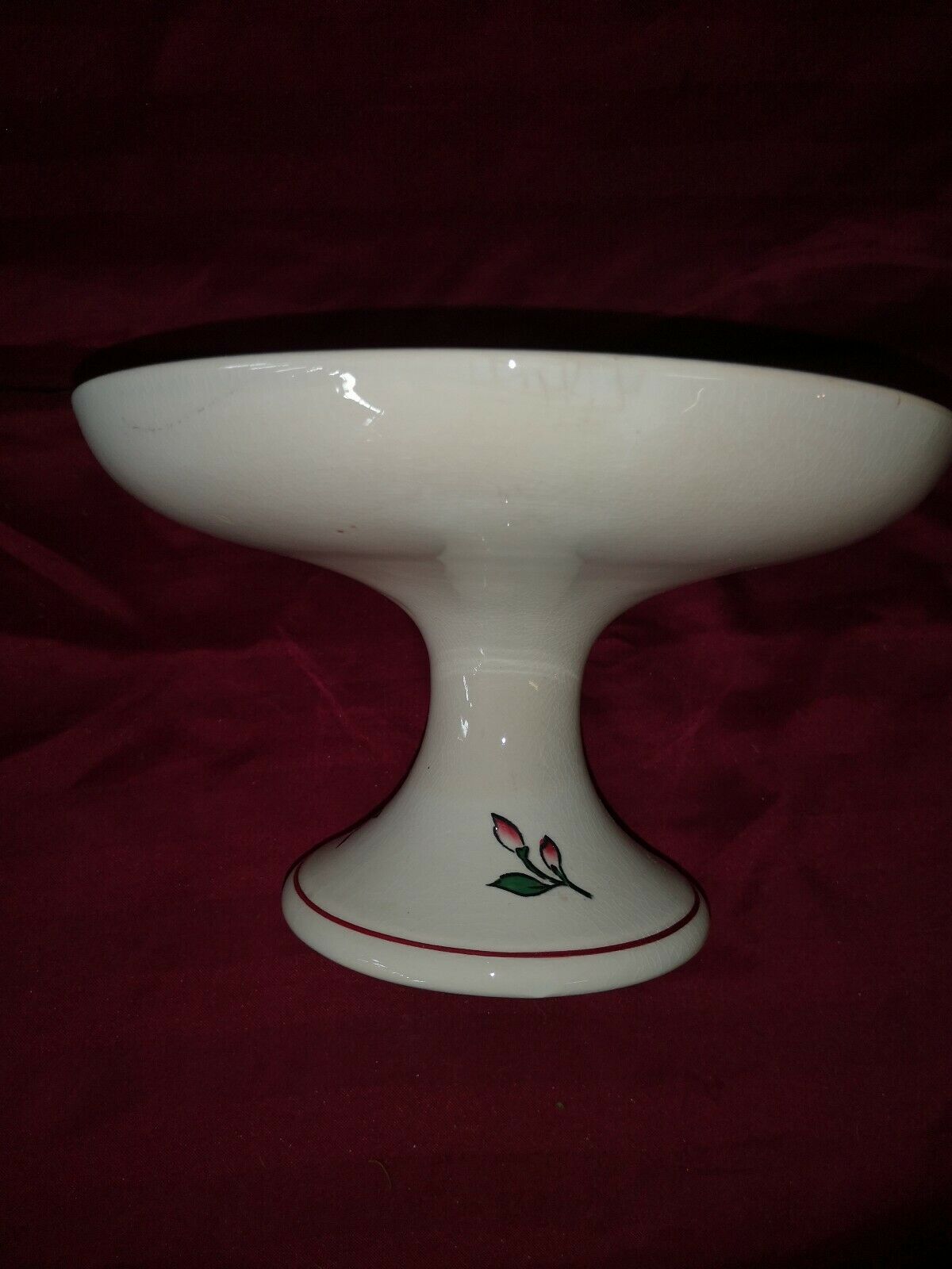 Cut on foot in Sarreguemines floral decoration