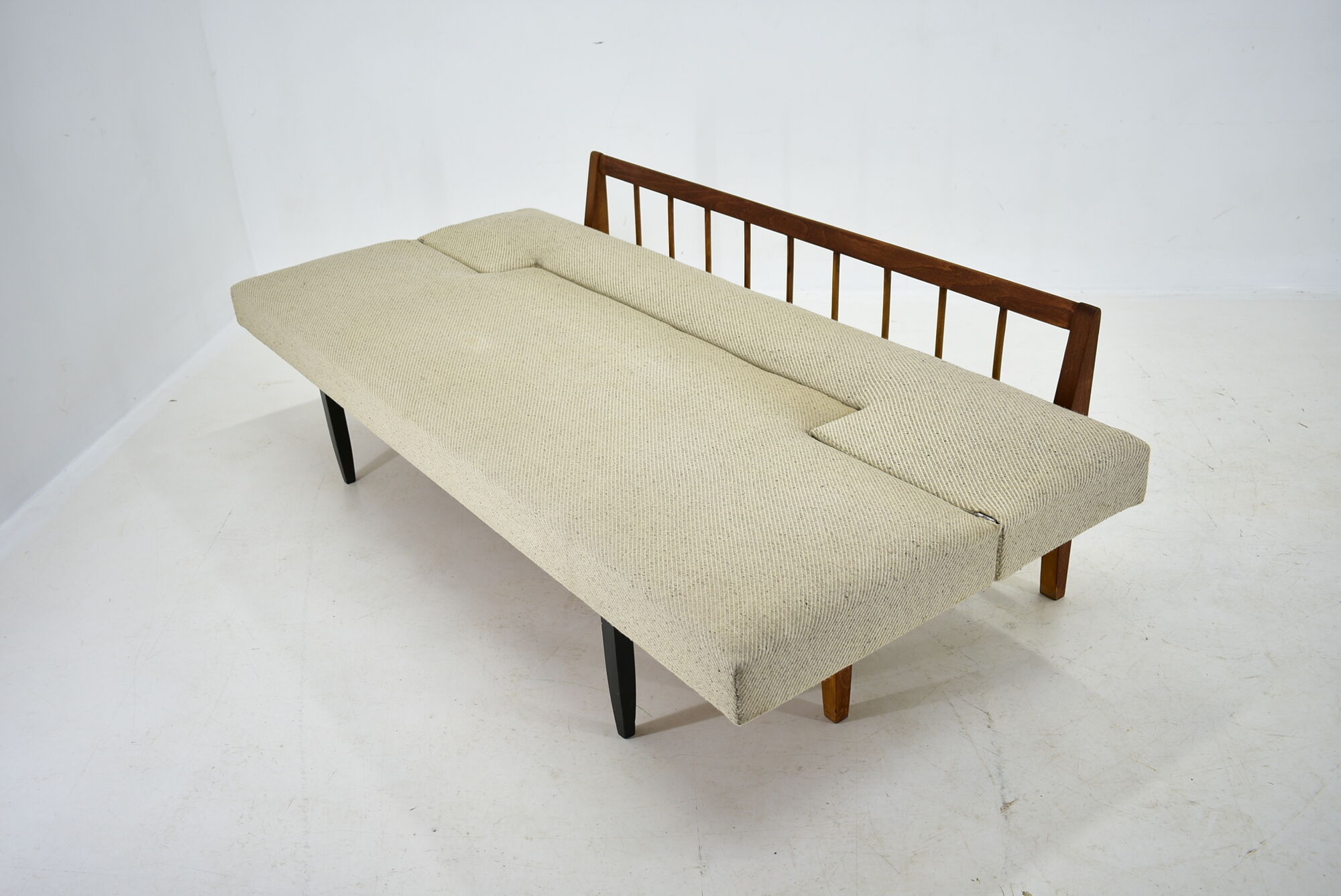 Mid-Century Sofa / Daybed Designed by Miroslav Navratil, 1960s