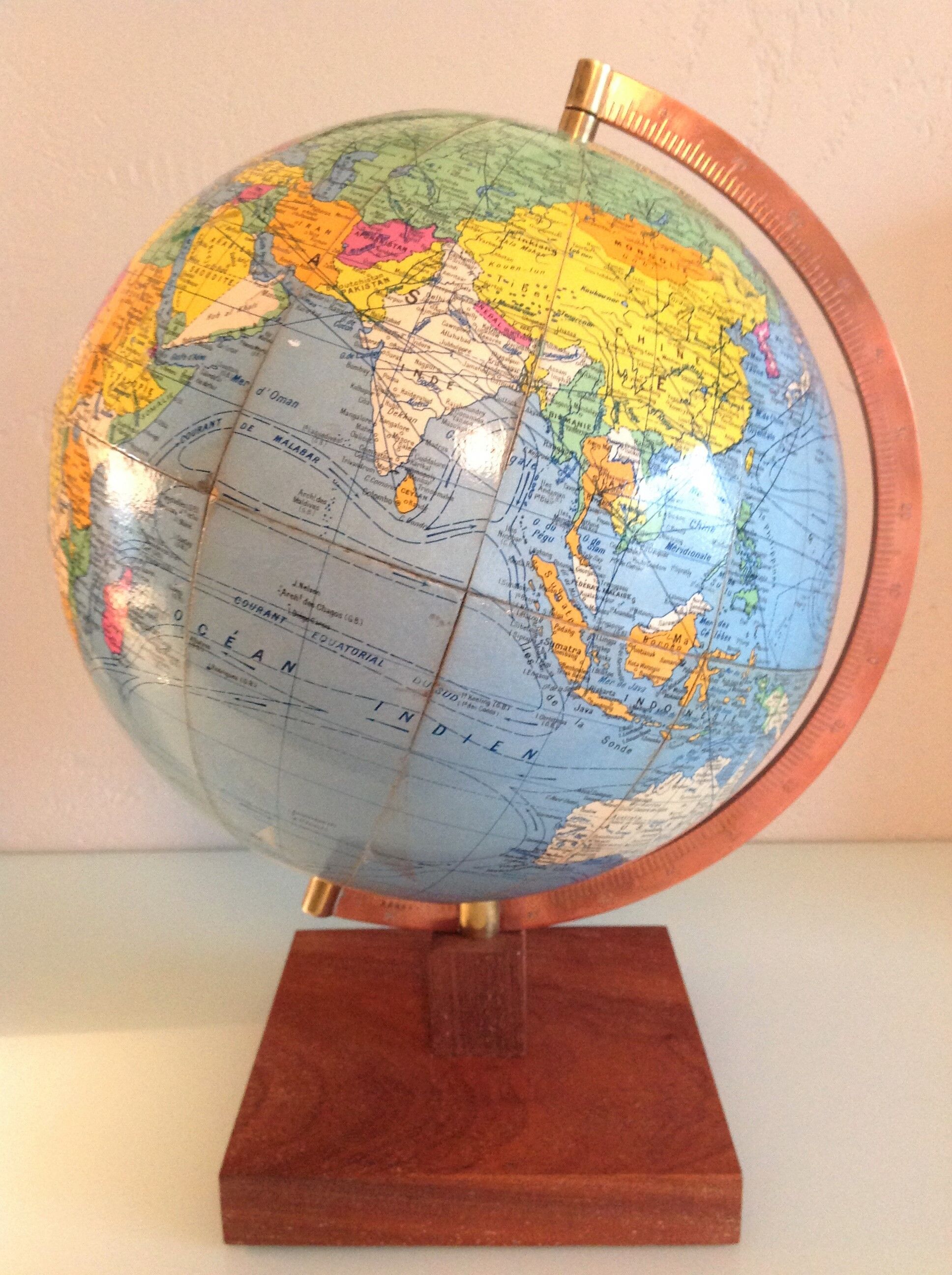 Globe in cardboard Girard and Barrere / vintage years 50-60