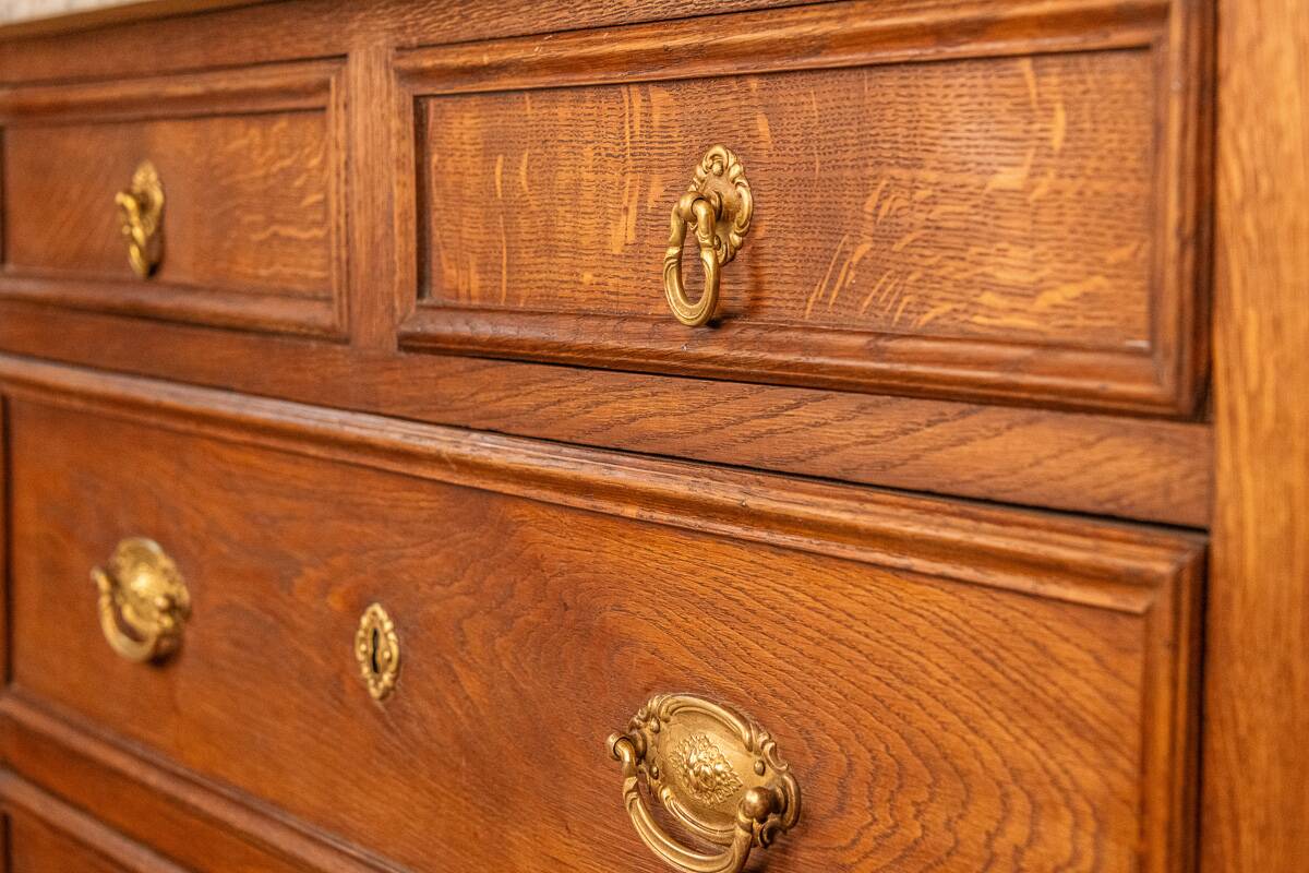 Vanity unit converted into a washbasin unit.