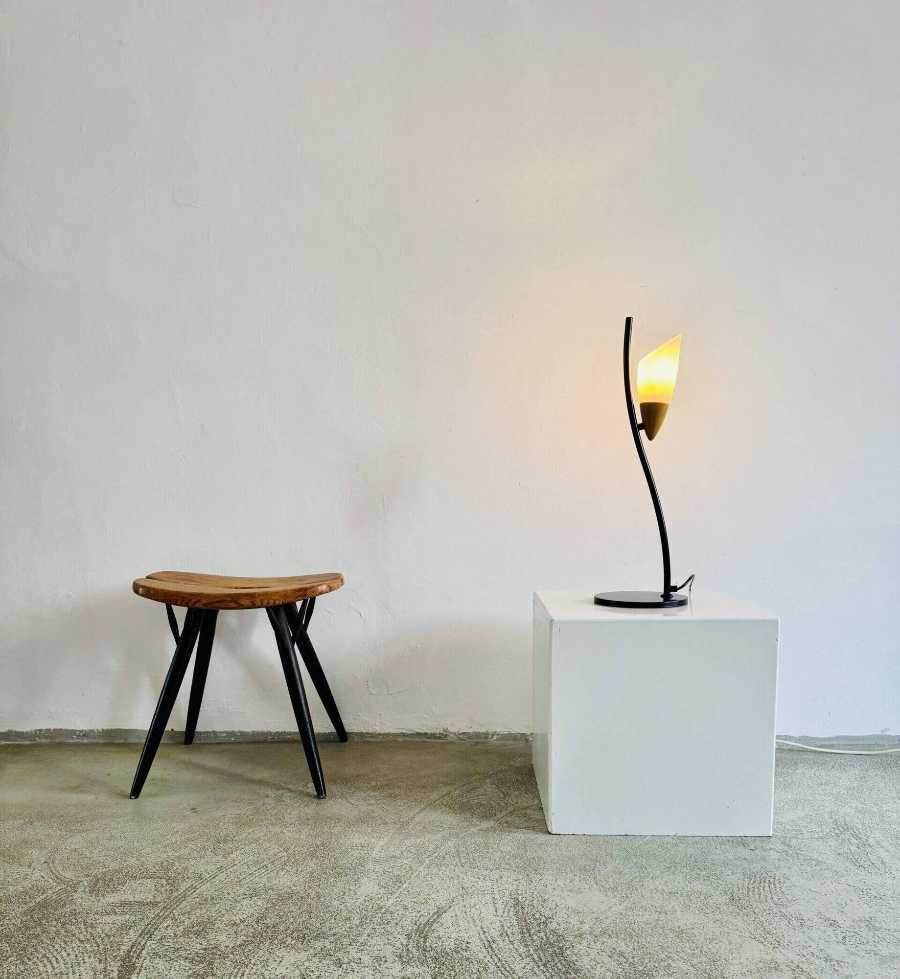 Lampe de table sculpturale postmoderne par Hala Zeist, Pays-Bas, années 1980.