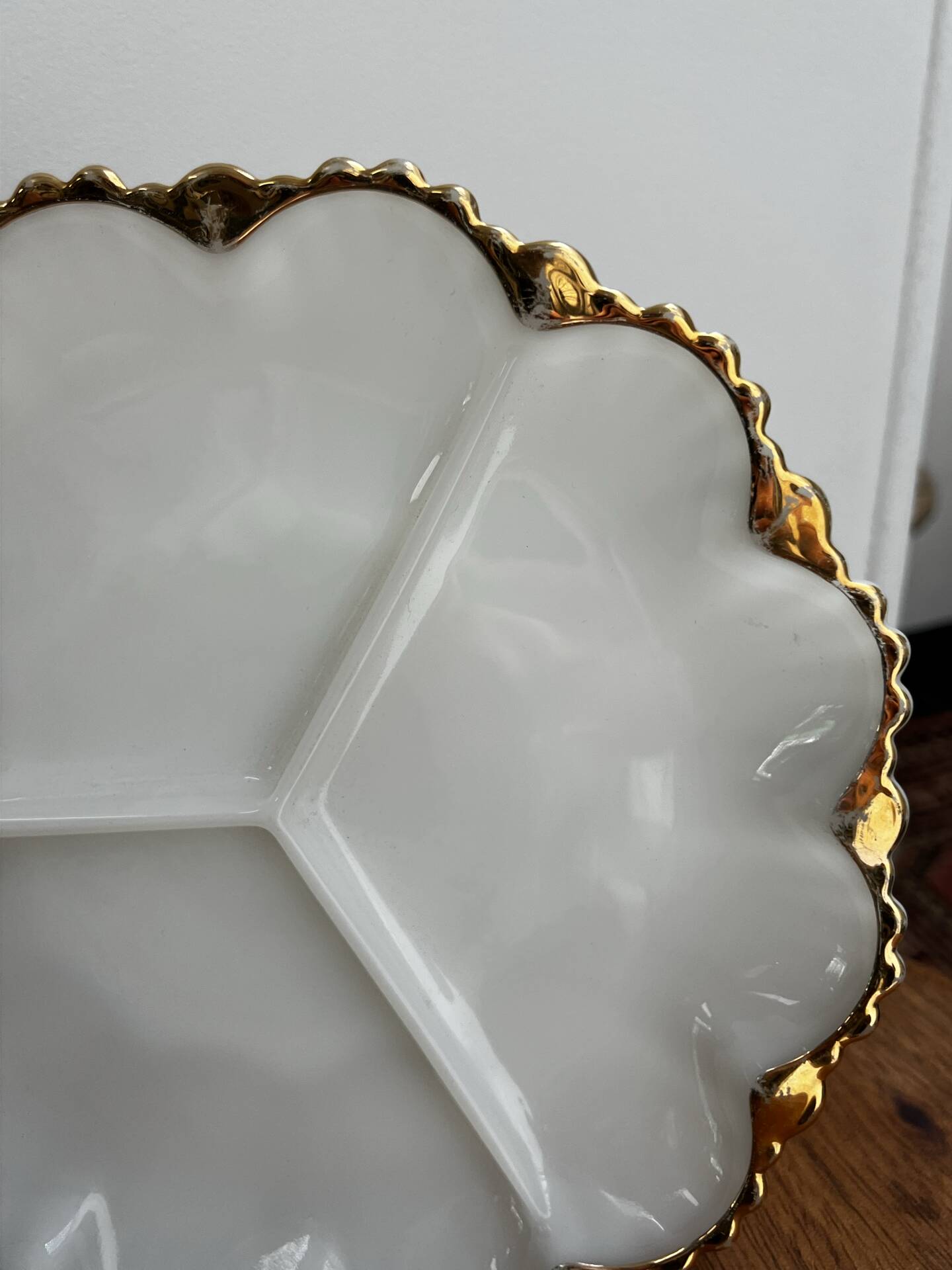 Plat de service en opaline - 1940