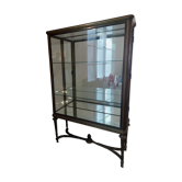 Grande vitrine d'exposition en laiton et verre - Style Louis XVI - Début XX