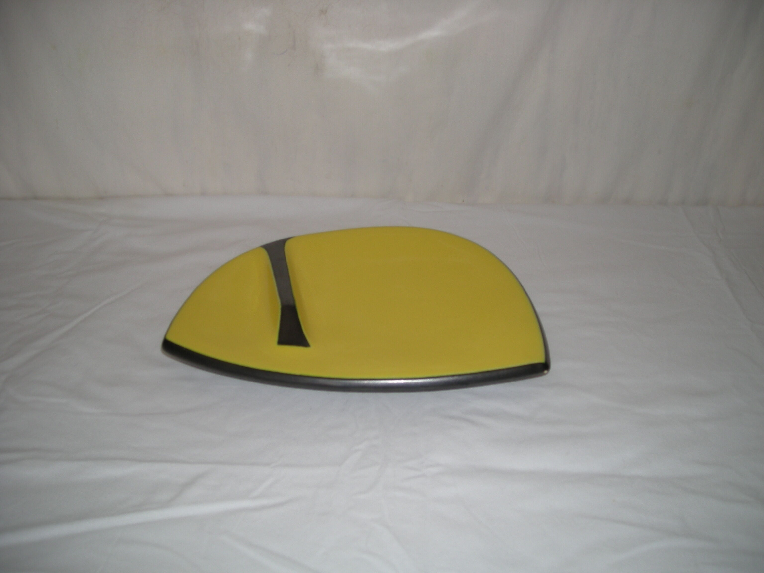 Plat en céramique années 50