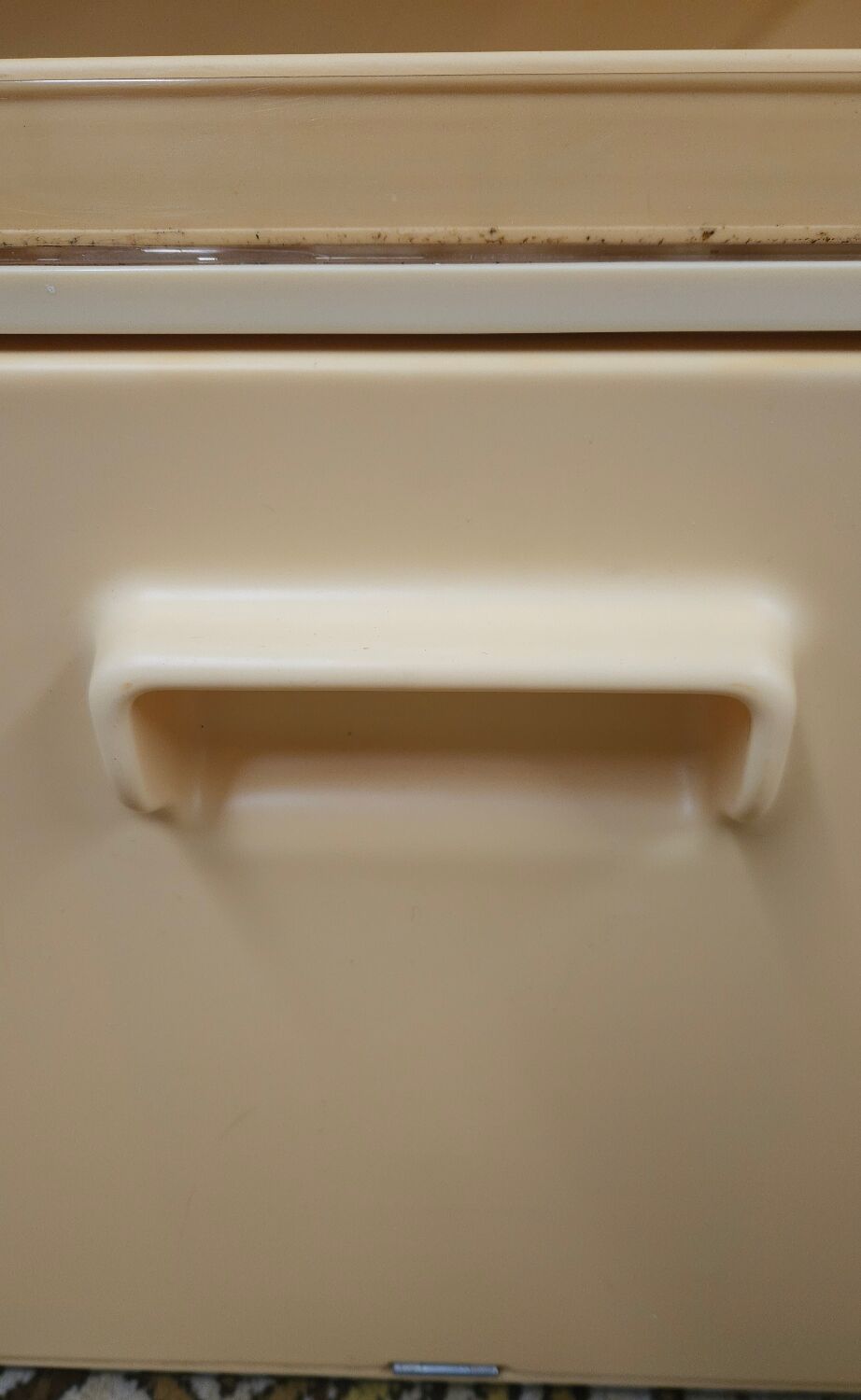 Étagère bibliothèque plexi fumé 1970