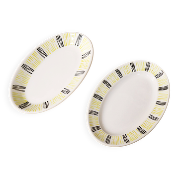 Two small serving dishes