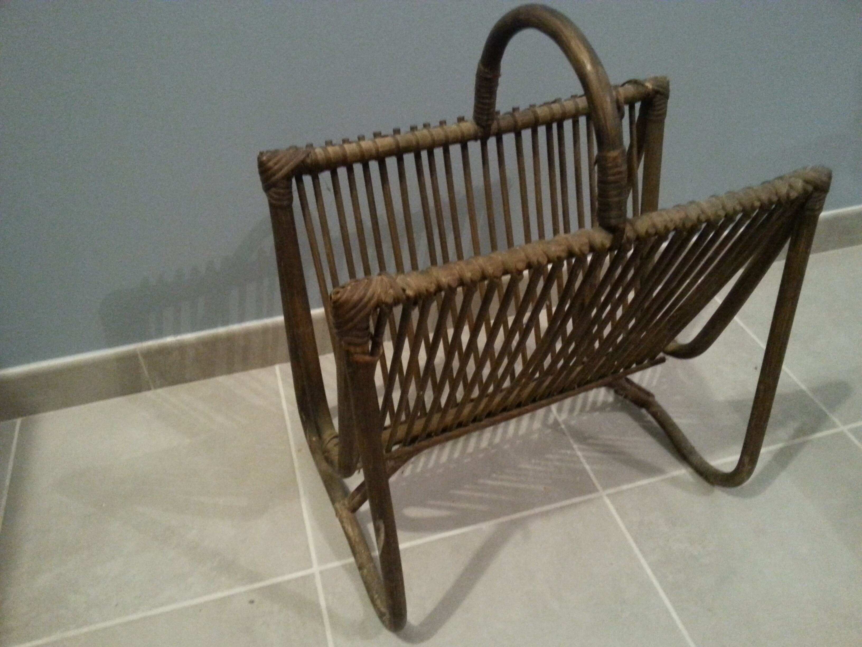 Bamboo vintage rattan magazine rack