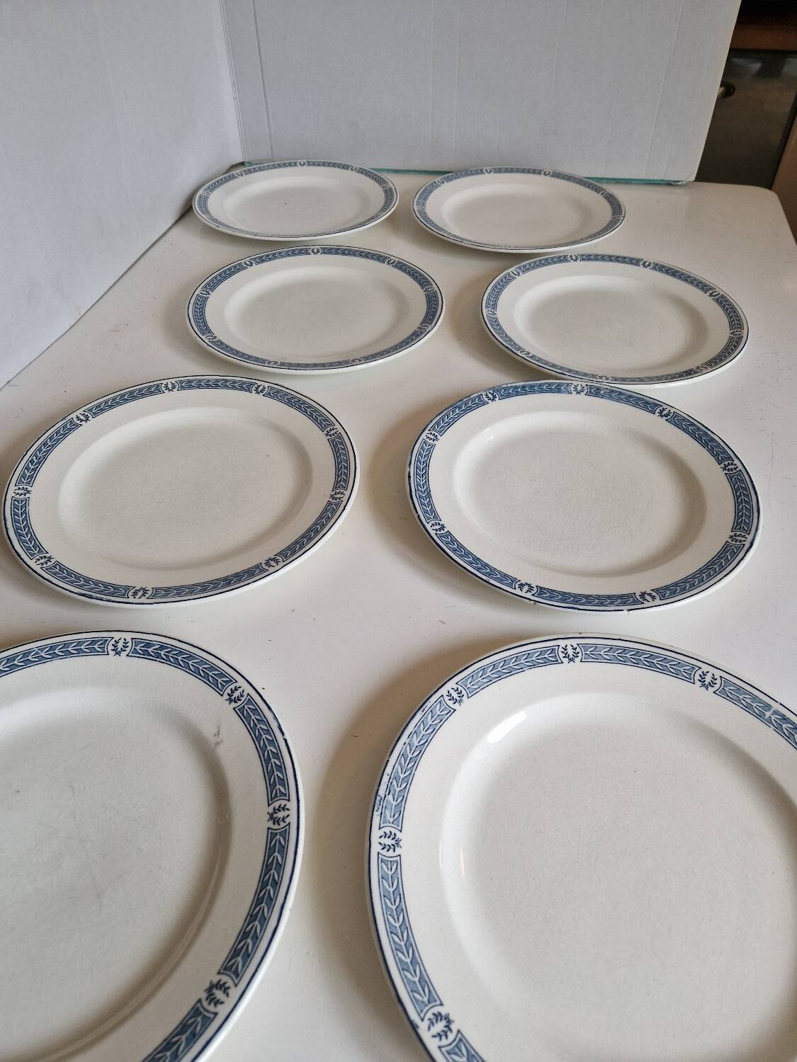 Set of 14 Terre de fer Salins plates, Castellane model