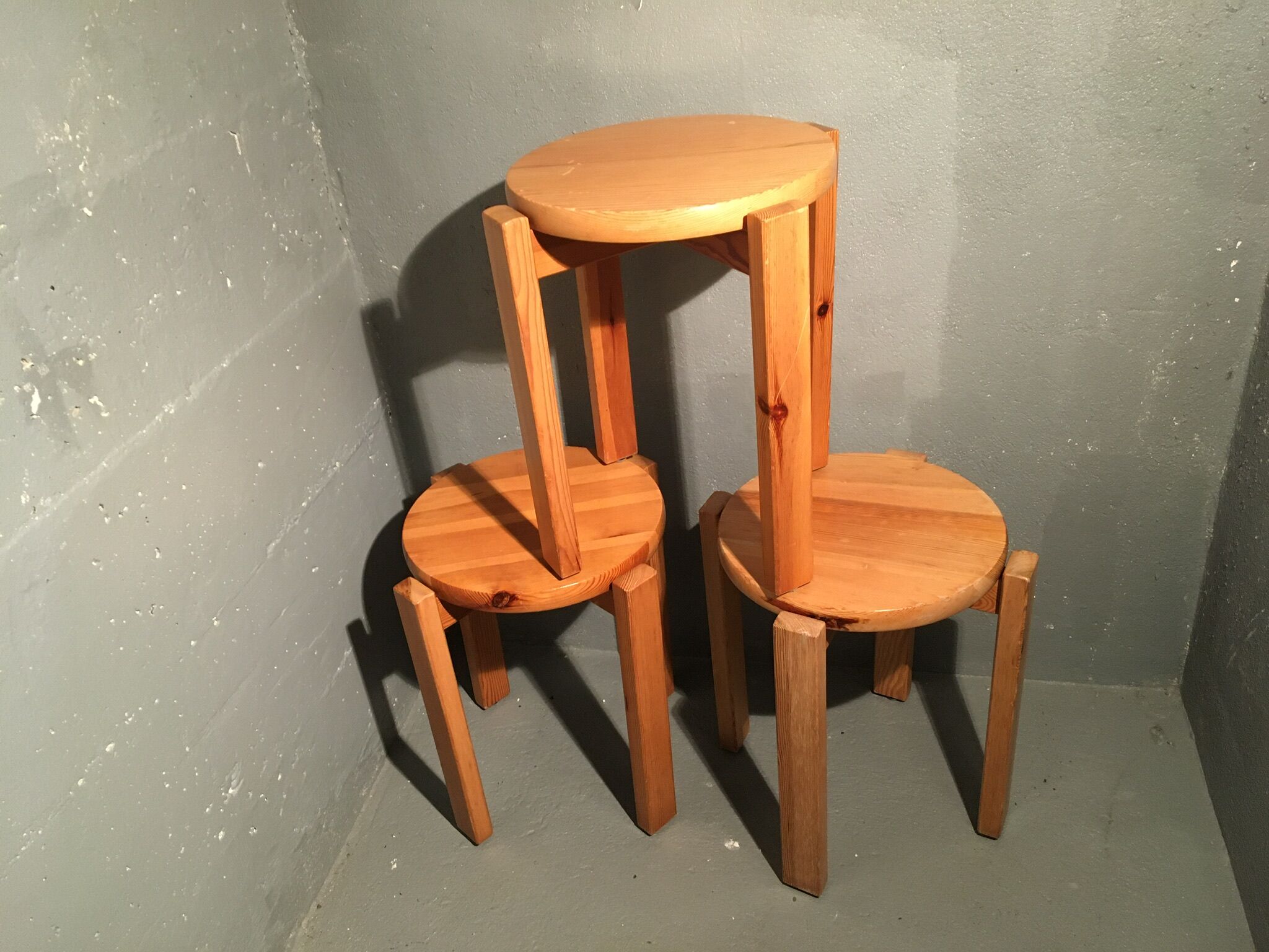 Set de trois tabourets rond en bois
