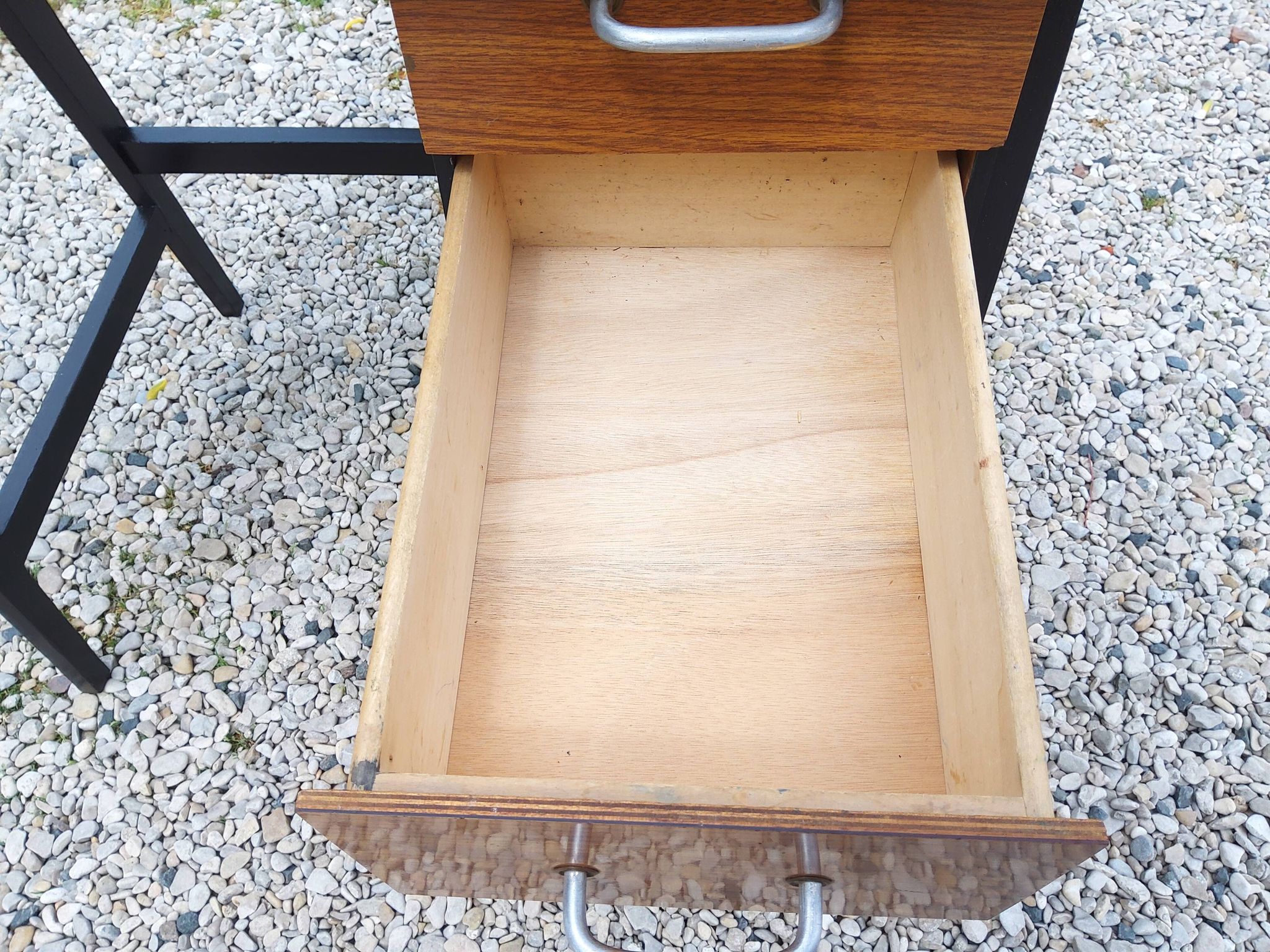 Compass leg desk