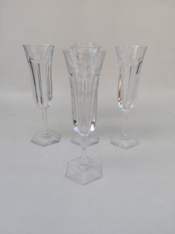 5 flûtes à champagne en cristal de baccarat, modèle Malmaison.