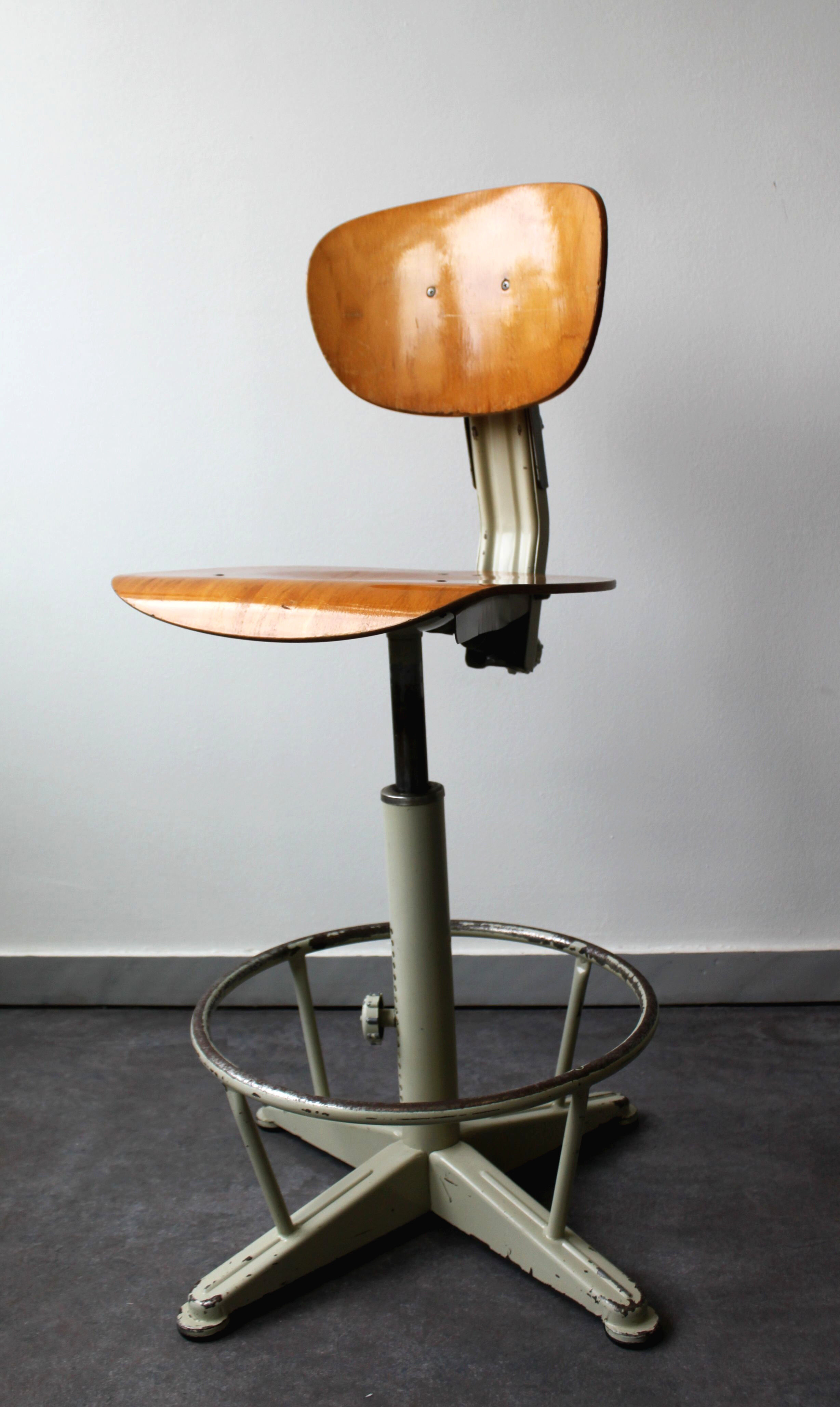 Adjustable architect's chair, Studio Brevets, 1960.