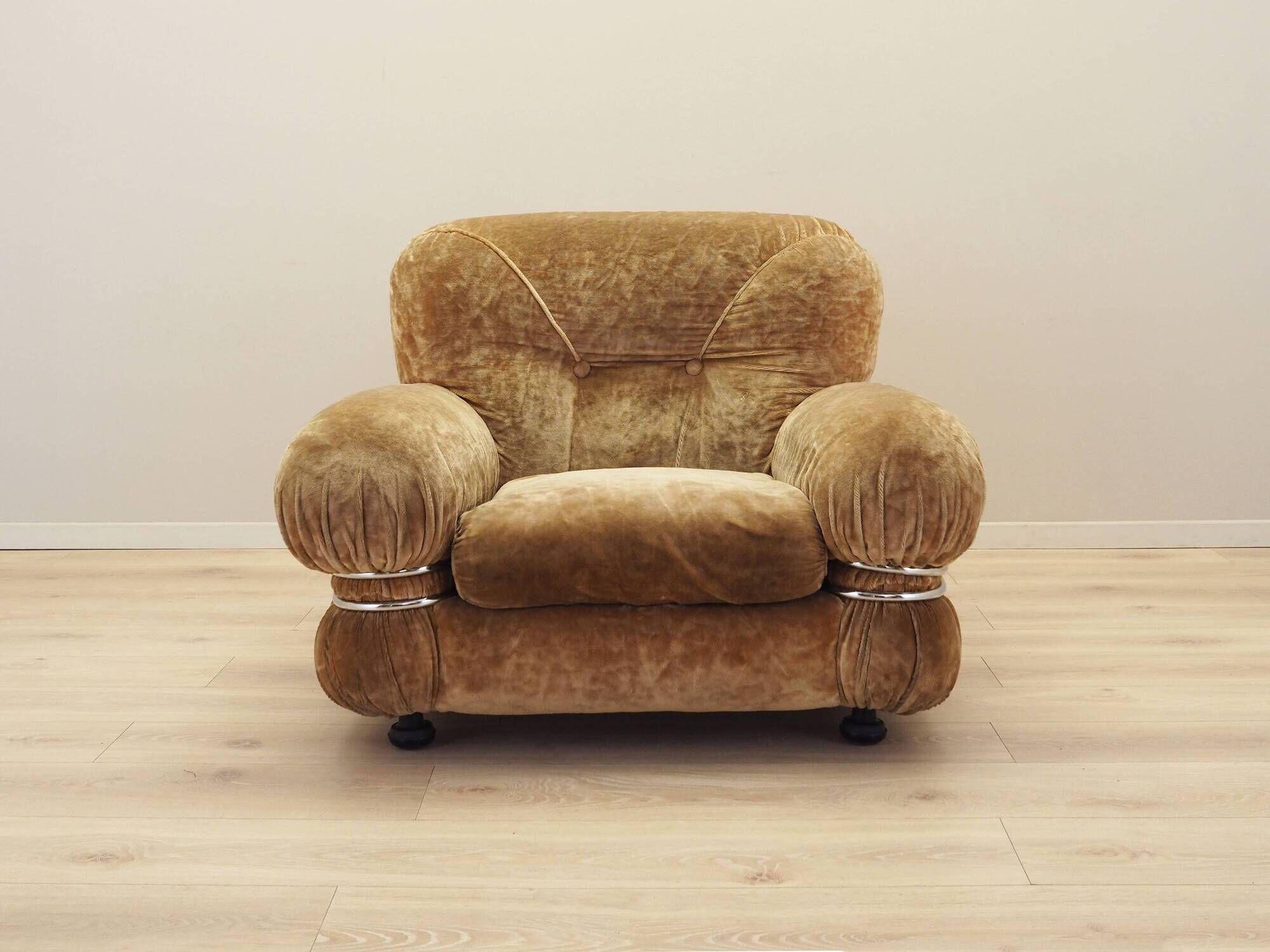Velour armchair, Italian design, 1970s, production: Italy