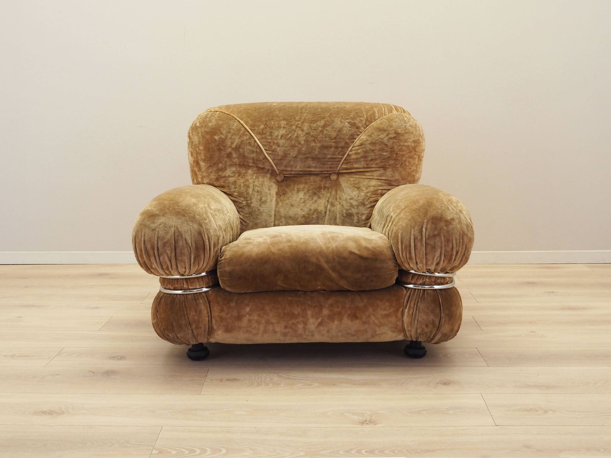Velour armchair, Italian design, 1970s, production: Italy