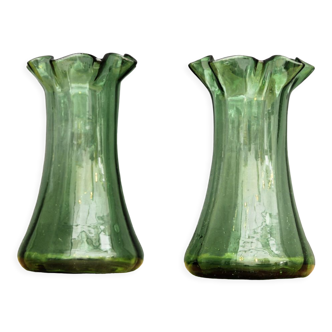 Paire de vases à collerettes, en verre soufflé