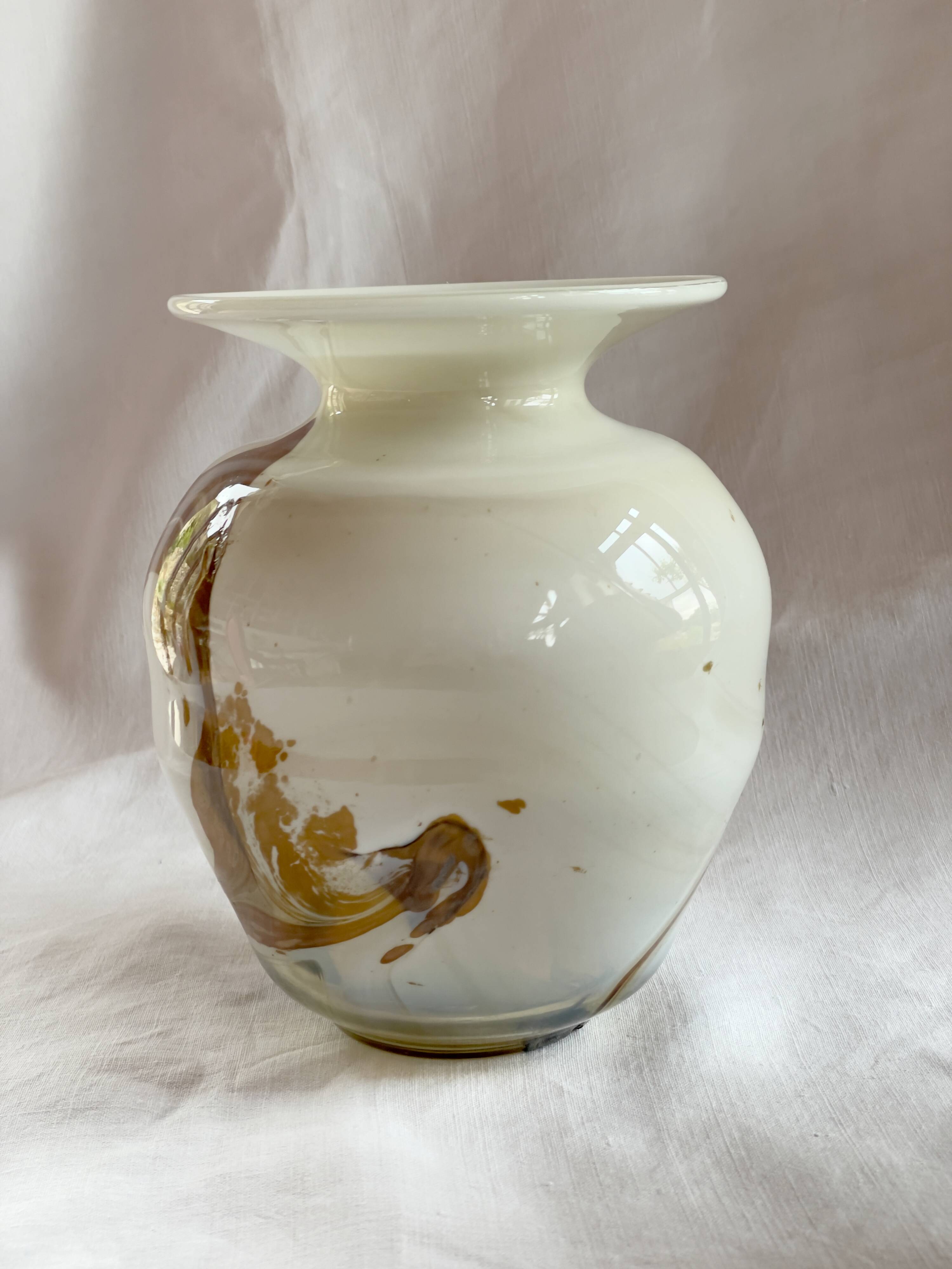Vase boule « New Age »issu de la verrerie Maure-Vieil, 1960-1970