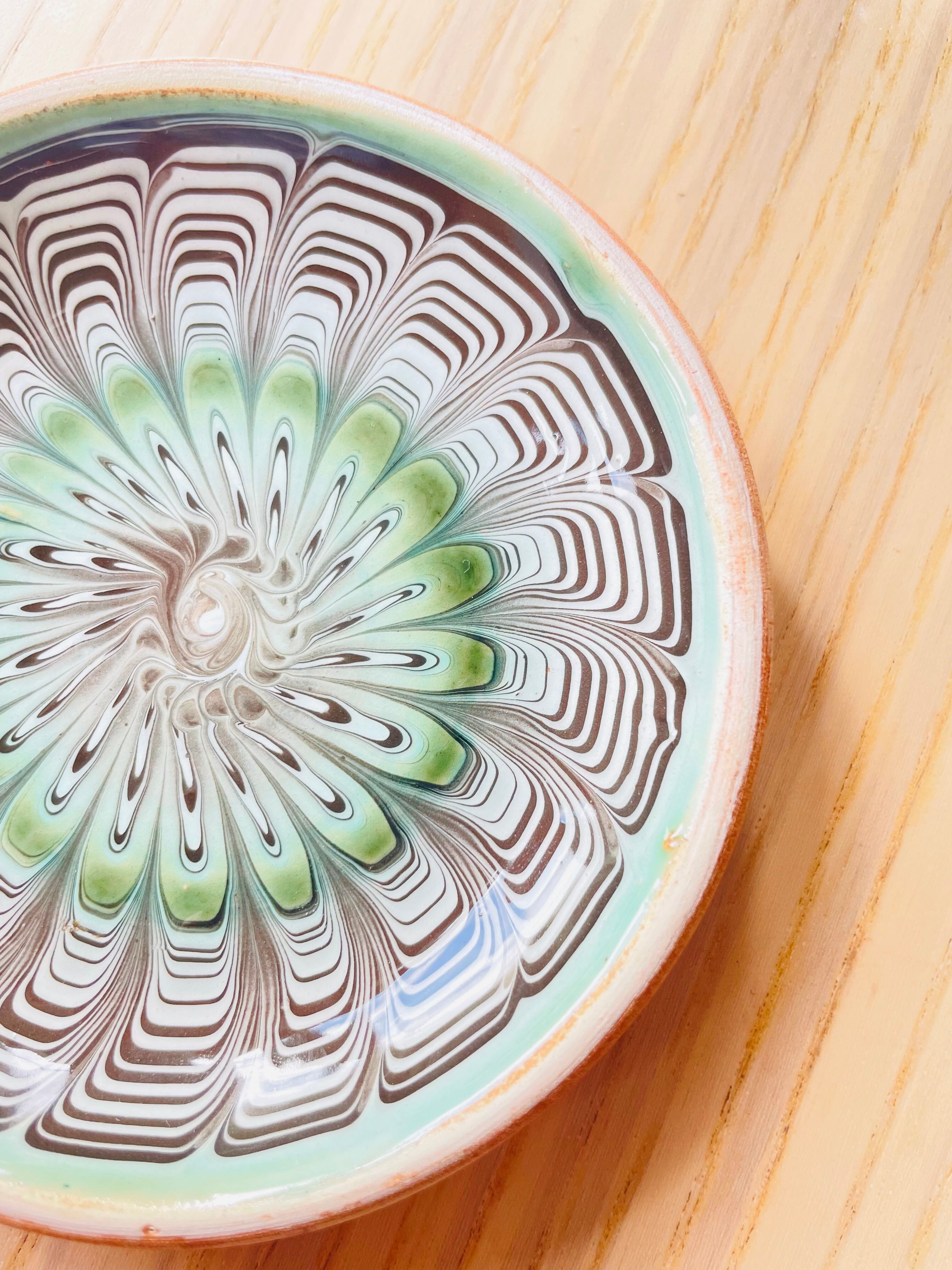 Romanian handicraft ceramic plate